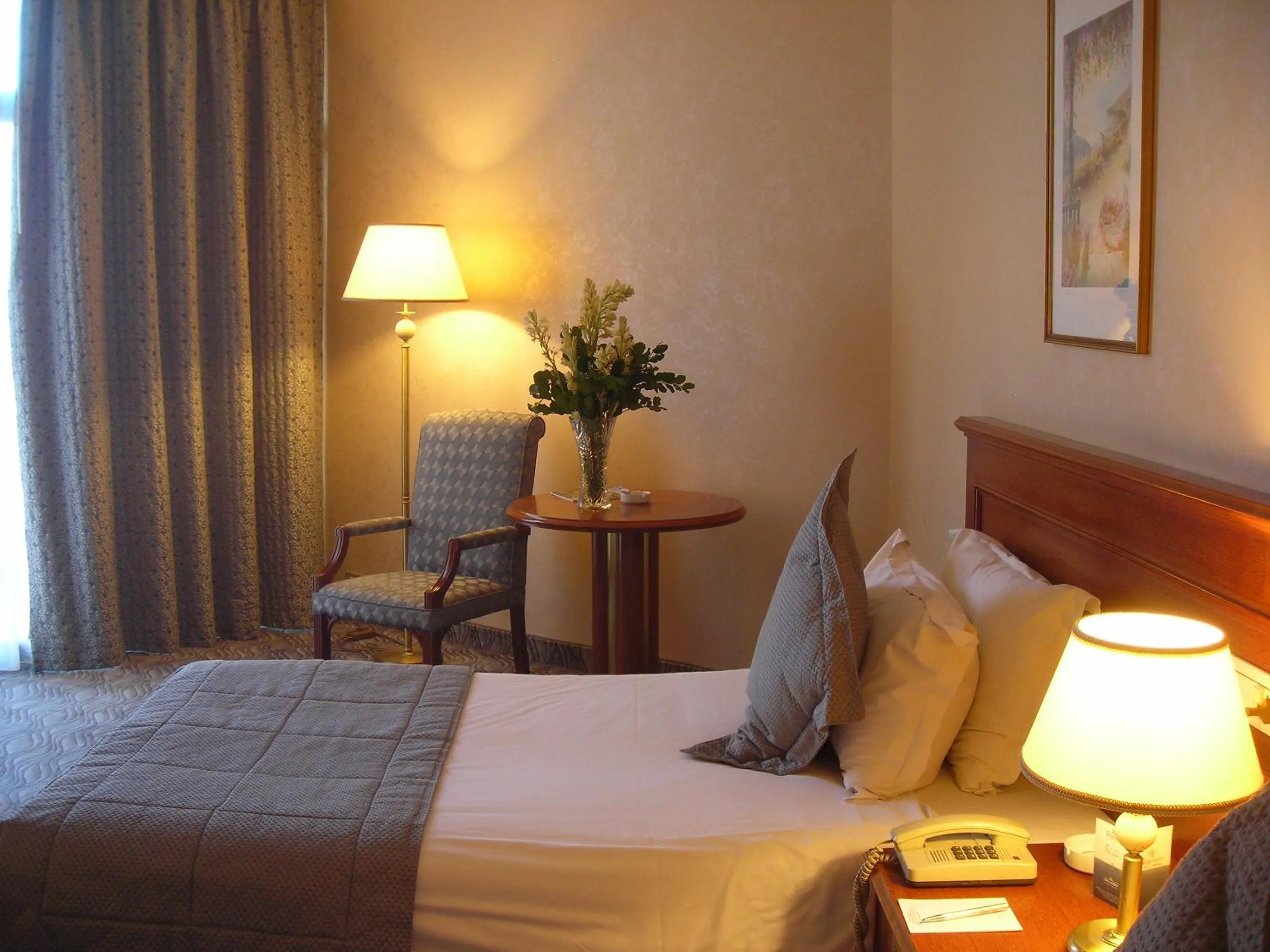 Dining area, Bed in Bayview Hotel Beirut
