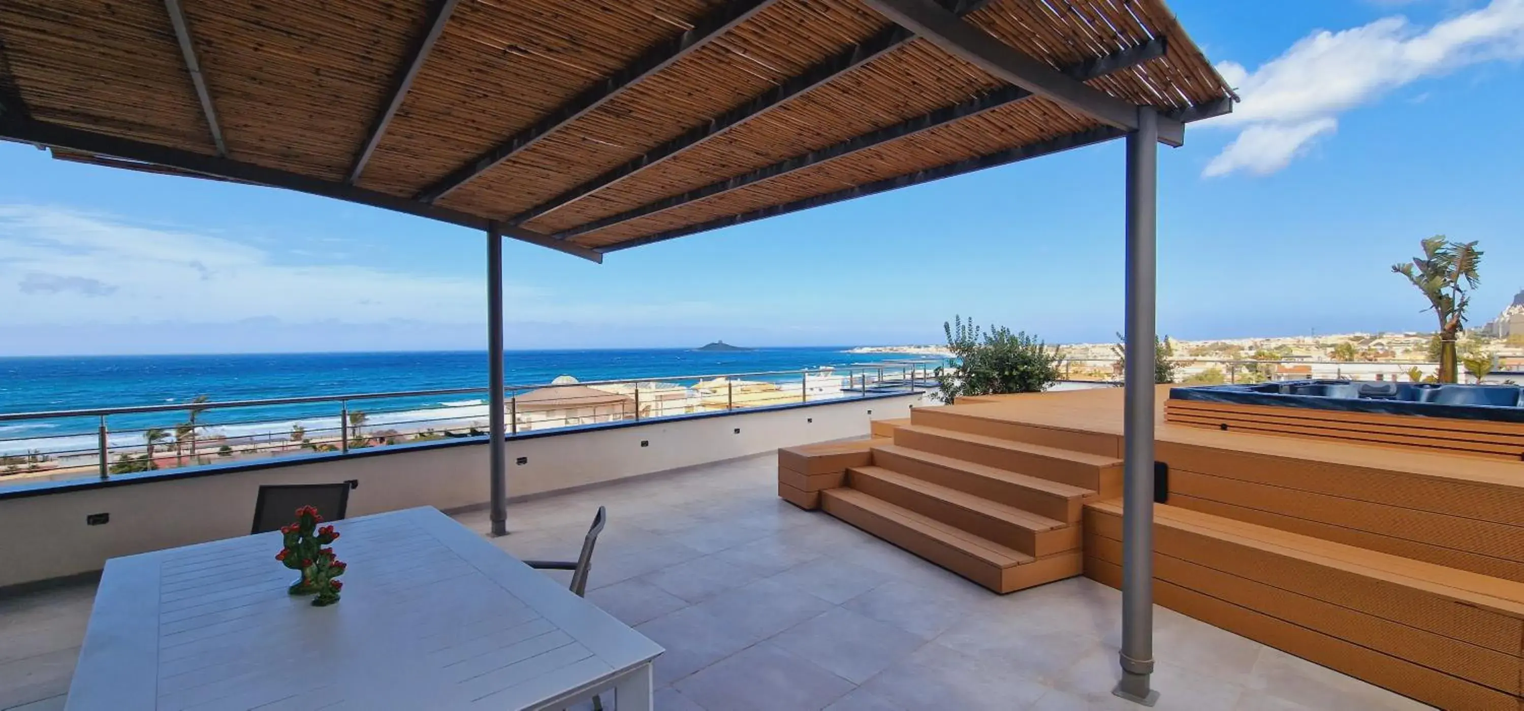 Deluxe Double Room with Sea View - single occupancy in Saracen Sands Hotel & Congress Centre - Palermo Deluxe Double Room with Sea View - single occupancy in Saracen Sands Hotel & Congress Centre - Palermo