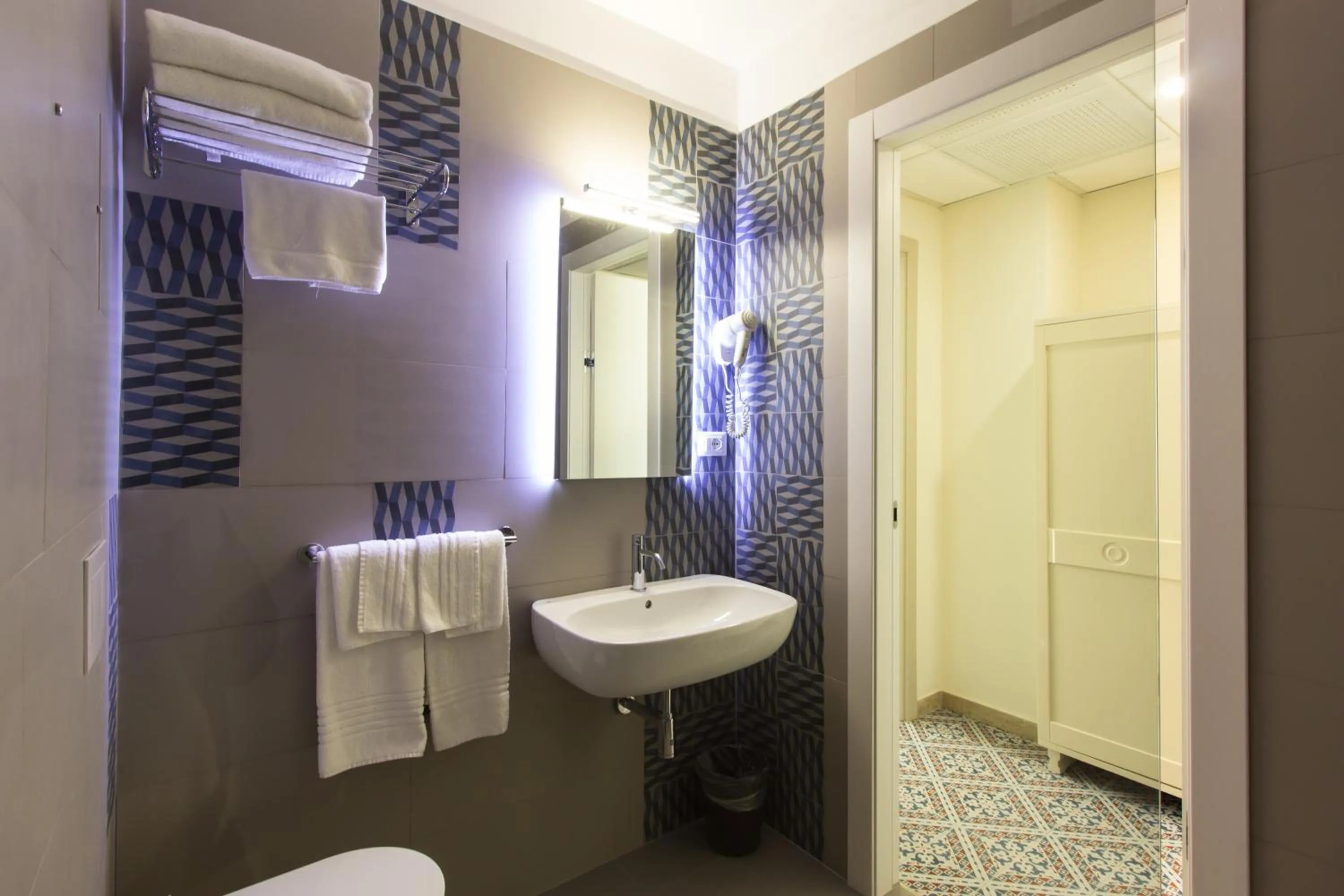 Bathroom in Saracen Sands Hotel & Congress Centre - Palermo