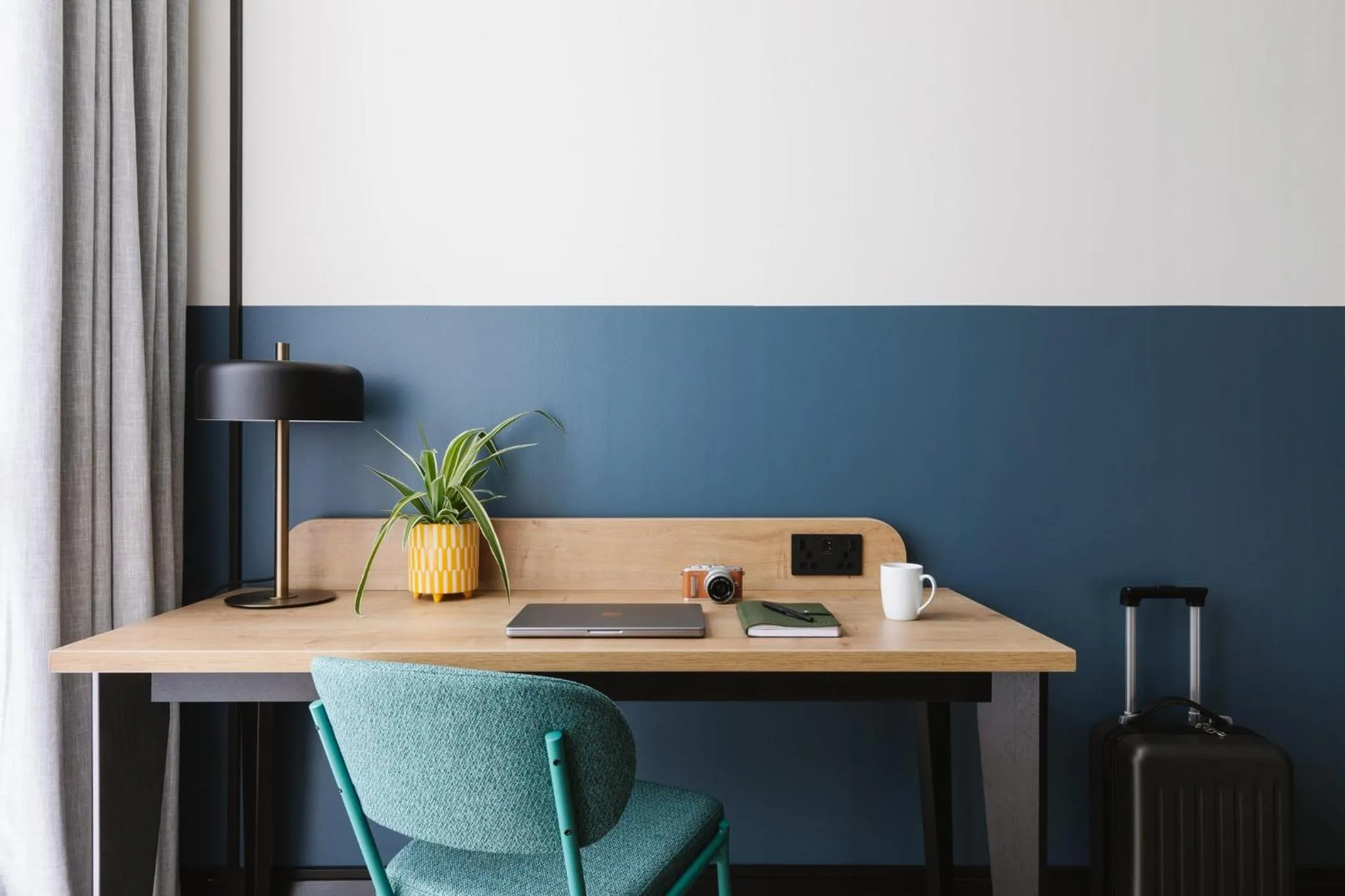 Photo of the whole room in voco Belfast by IHG