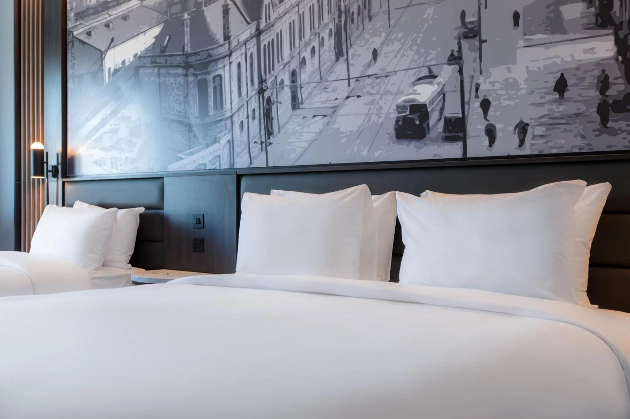 Photo of the whole room, Bed in voco Belfast by IHG