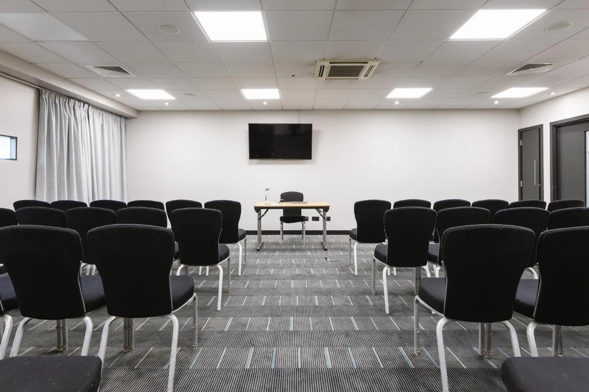 Meeting/conference room in Radisson Blu Hotel Belfast