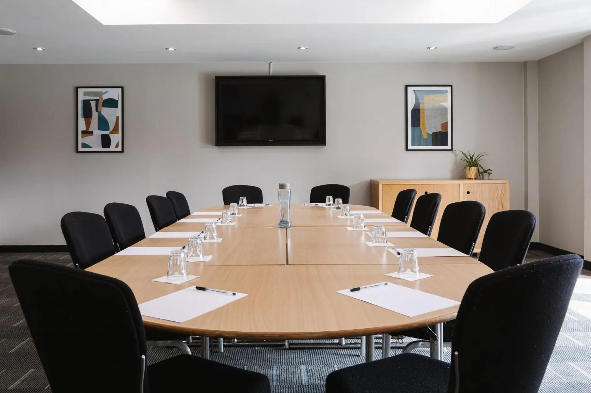 Meeting/conference room in Radisson Blu Hotel Belfast
