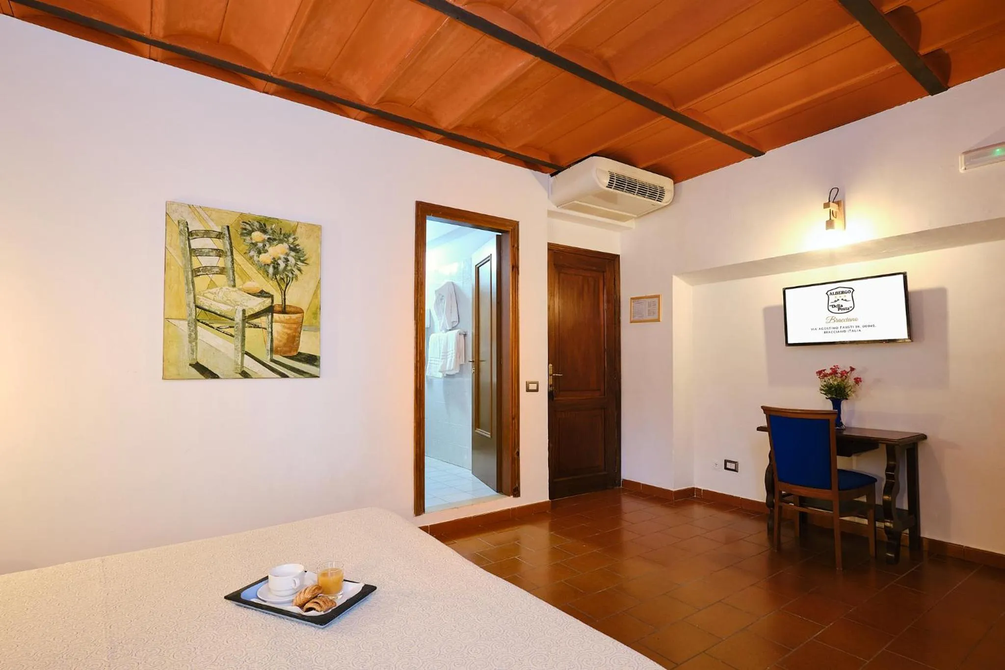 Photo of the whole room, Bed in Albergo Della Posta