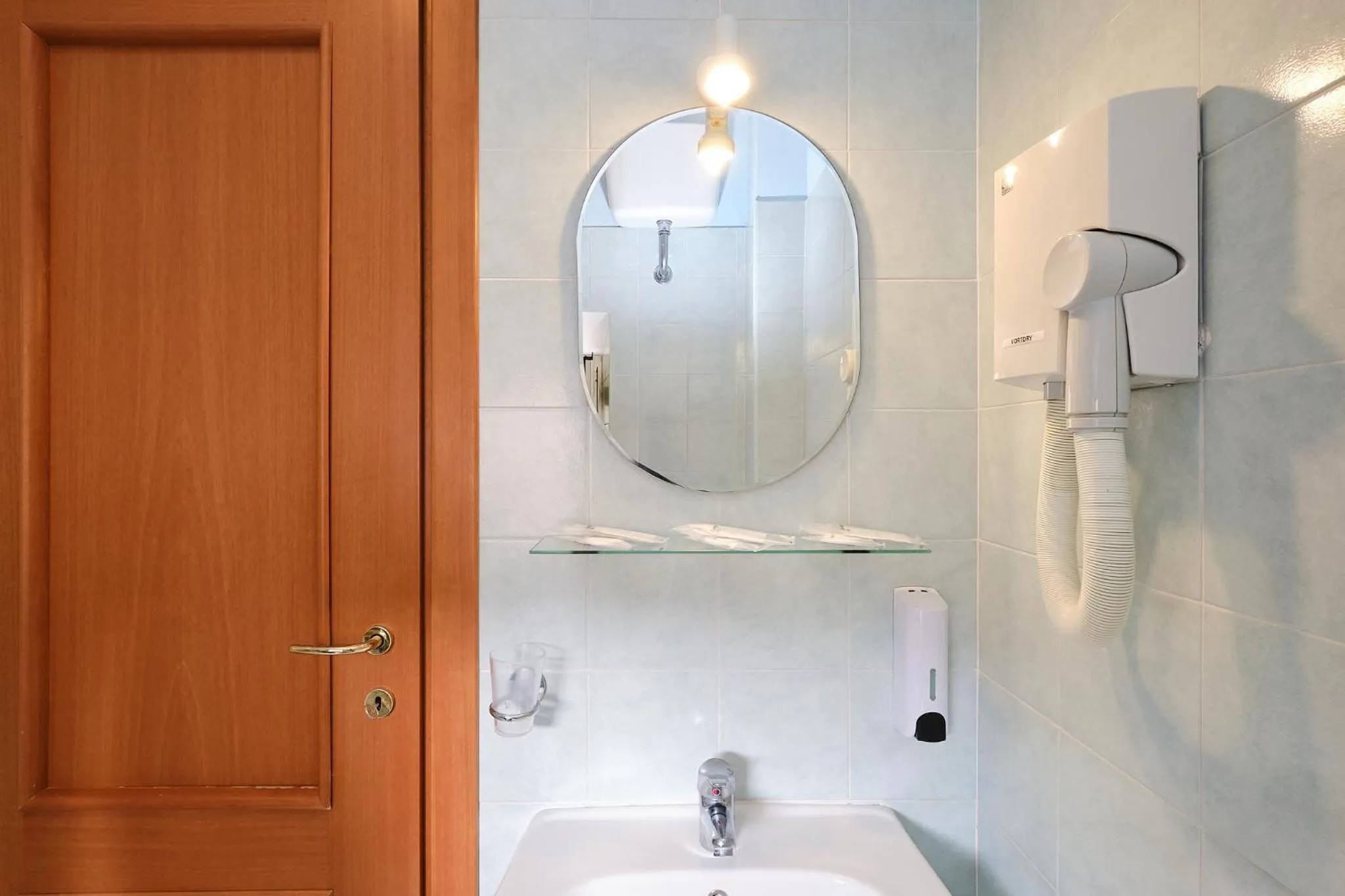 Shower in Albergo Della Posta