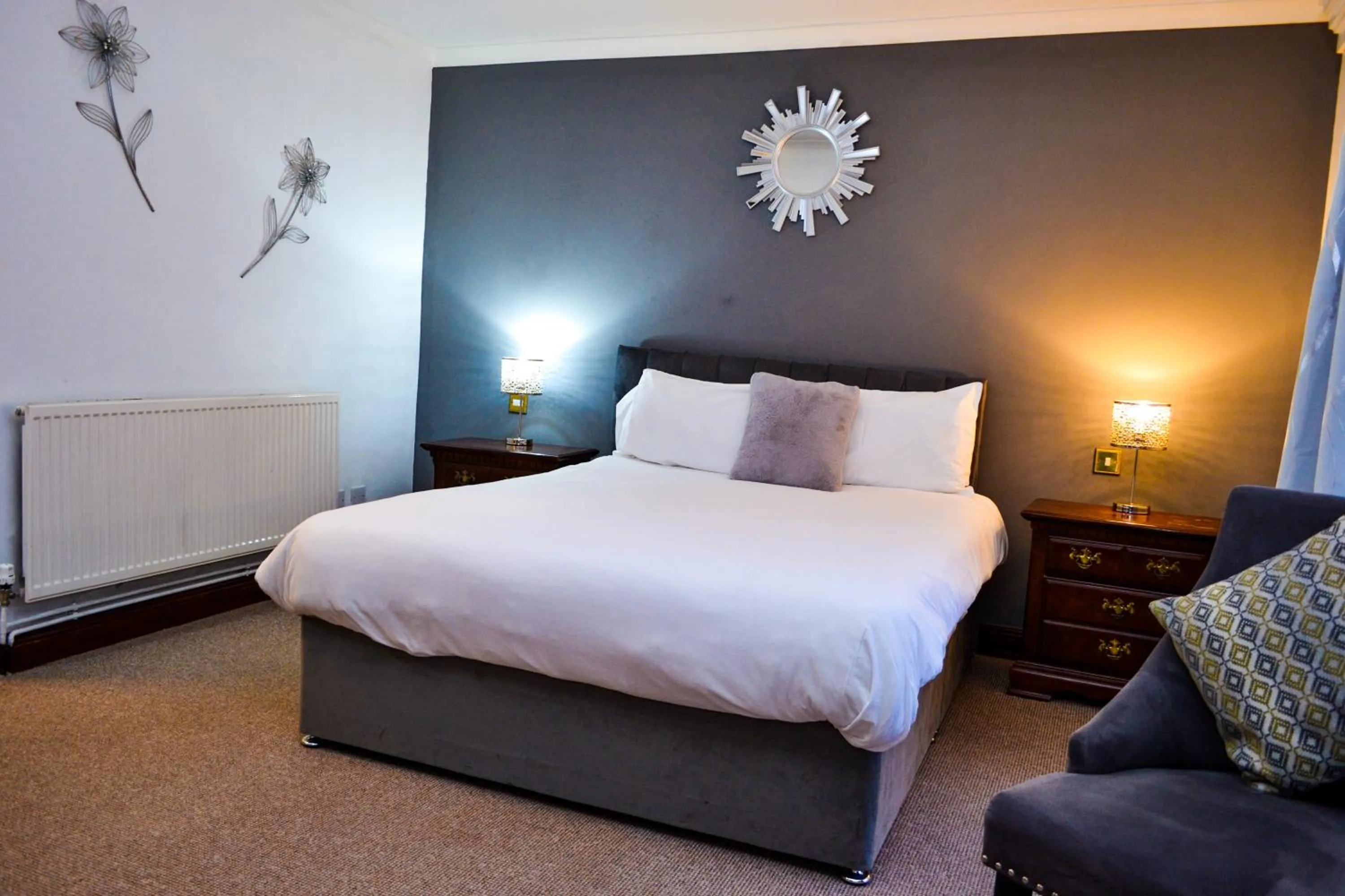 Bed in Ty Newydd Country Hotel