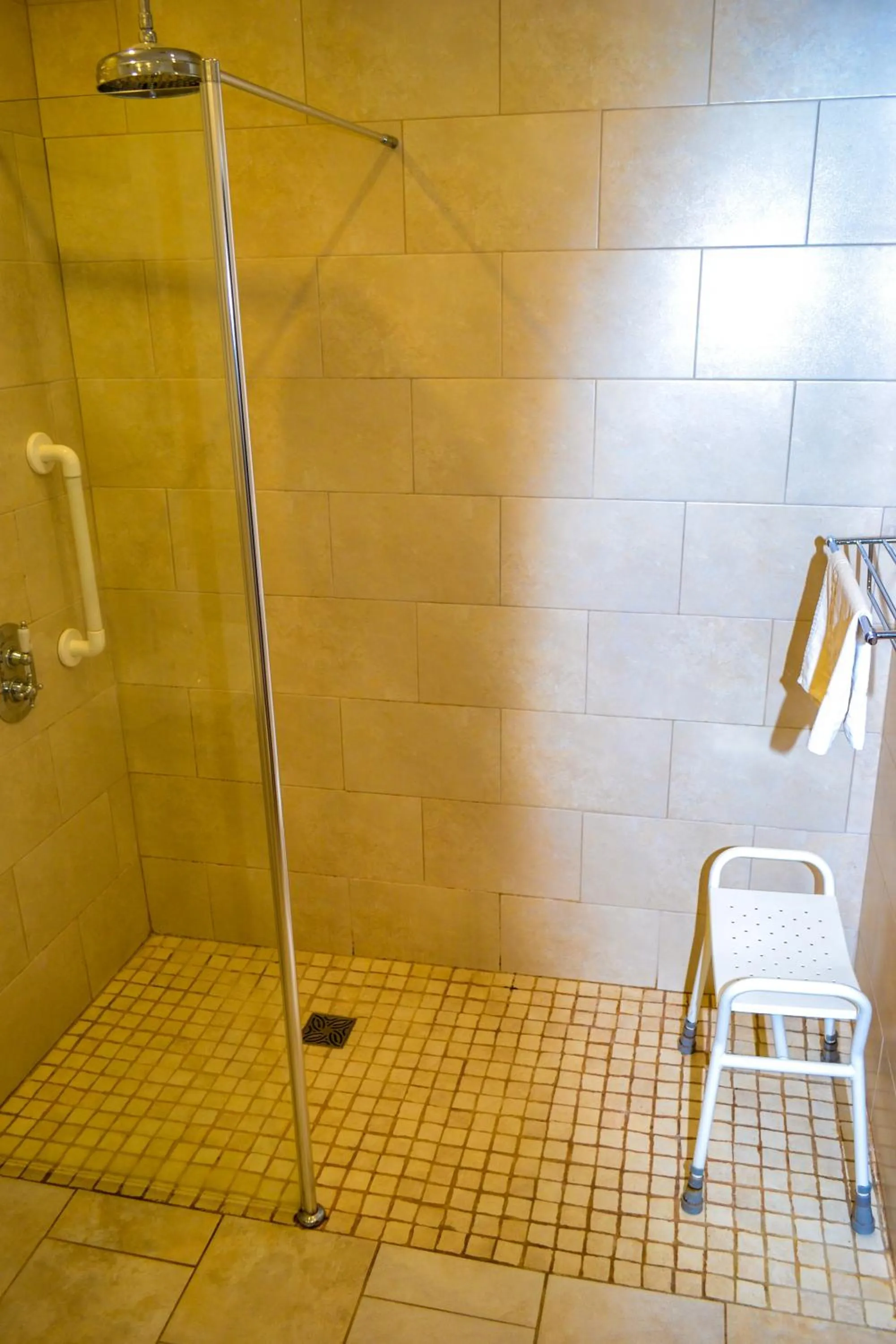 Ty Newydd Country Hotel