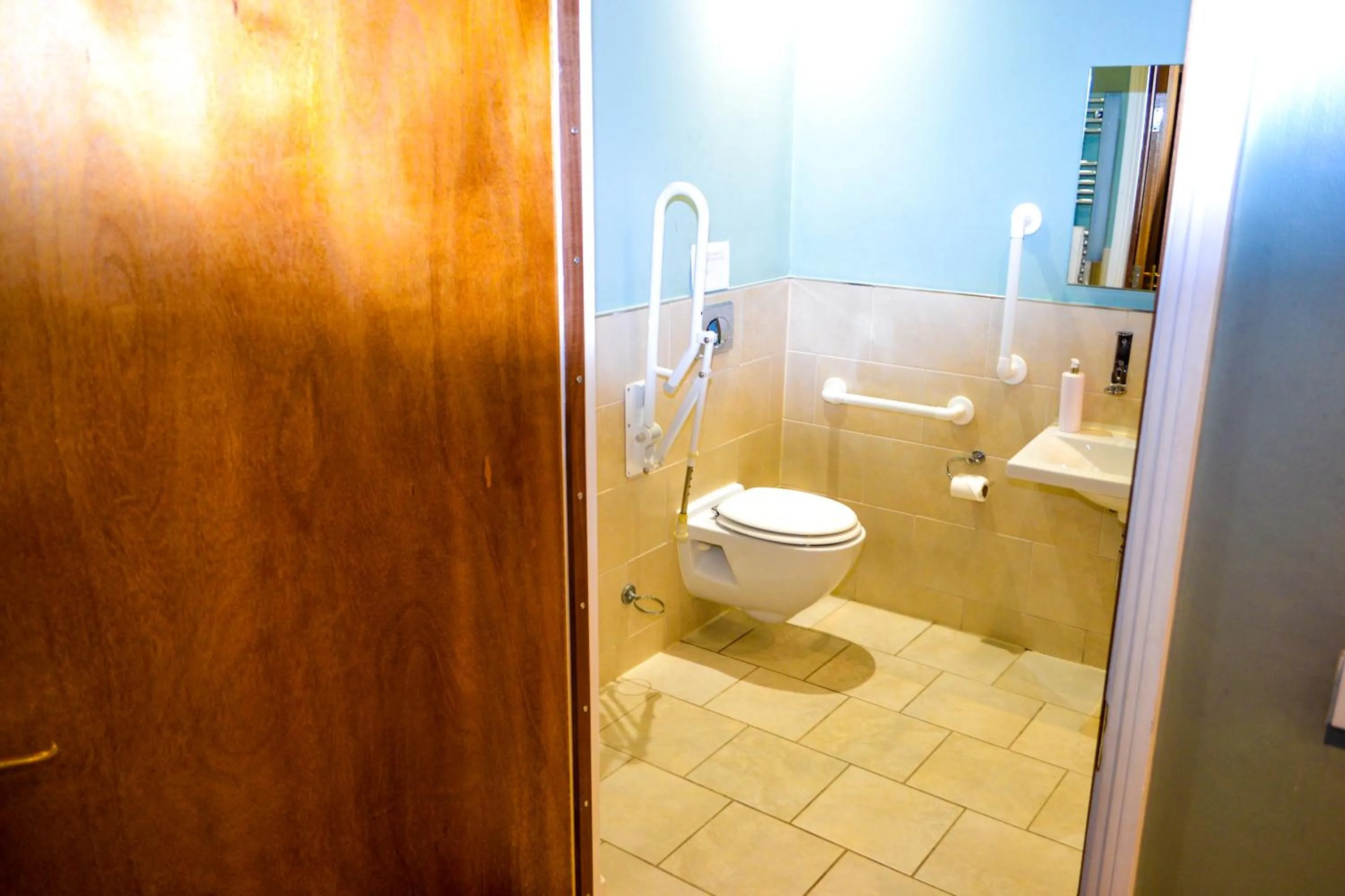 Ty Newydd Country Hotel