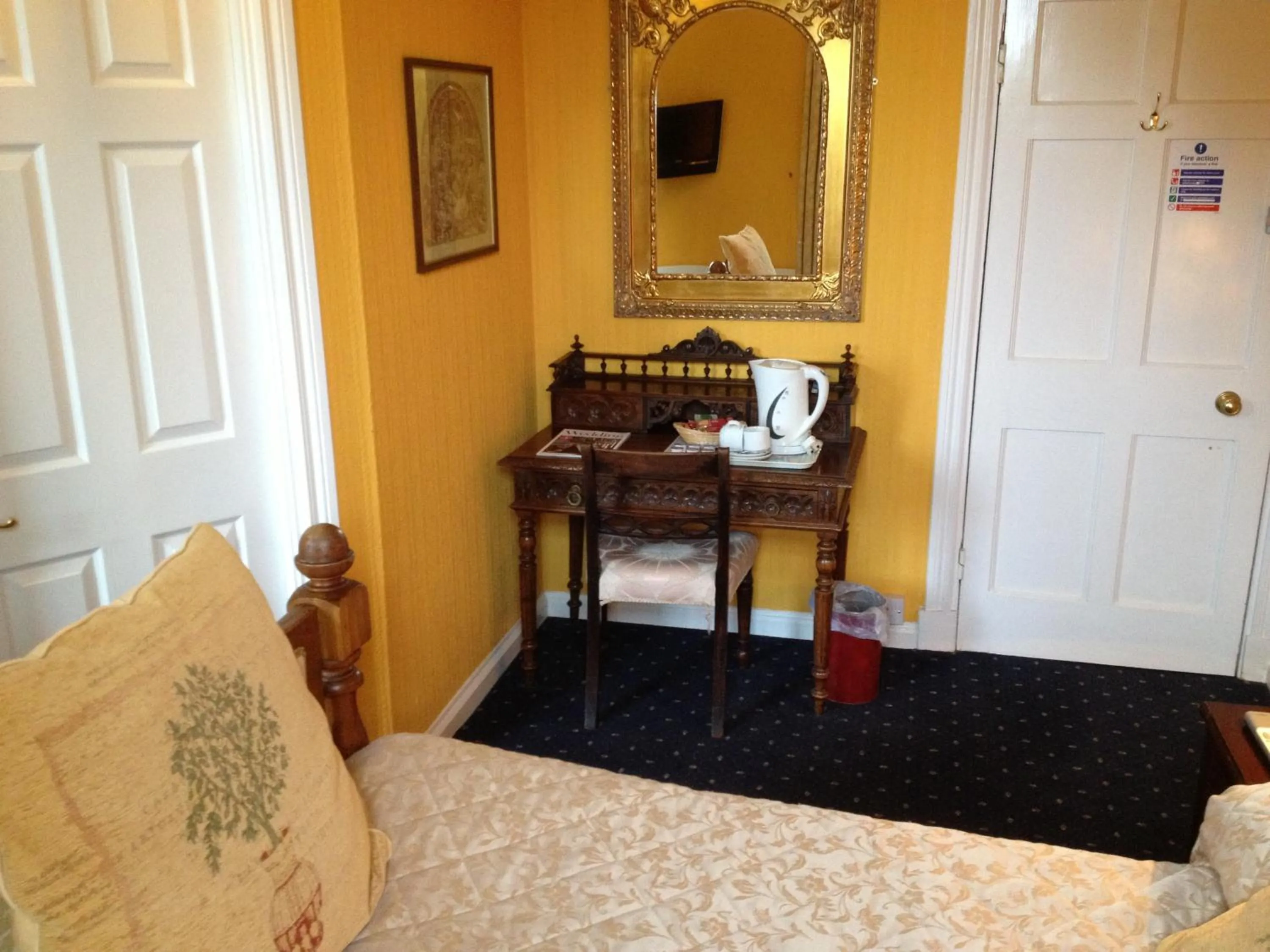 Decorative detail, Bed in Ty Newydd Country Hotel