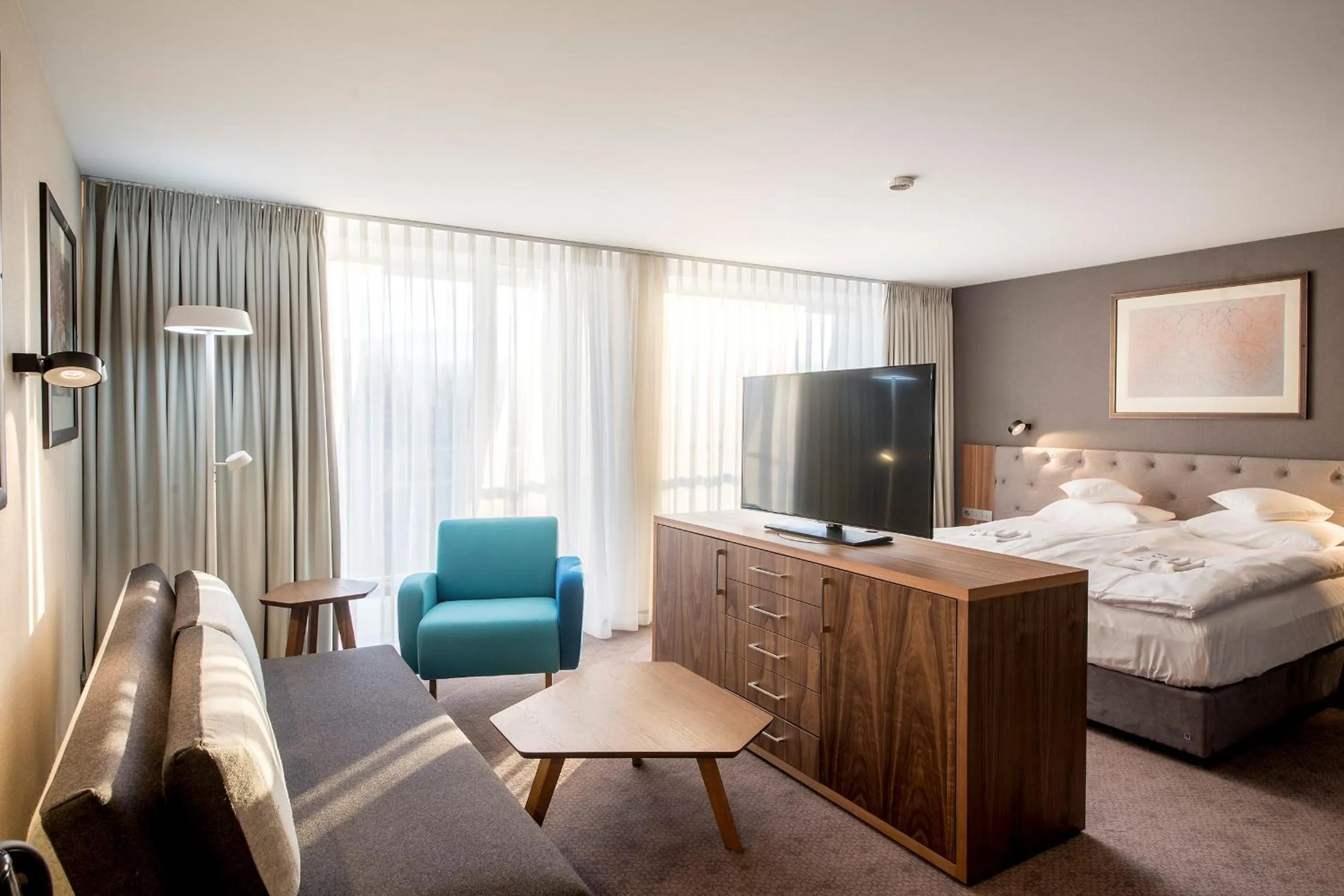 Bedroom, Bed in Hotel HARNAŚ dla dorosłych z widokiem na Tatry - Adults only