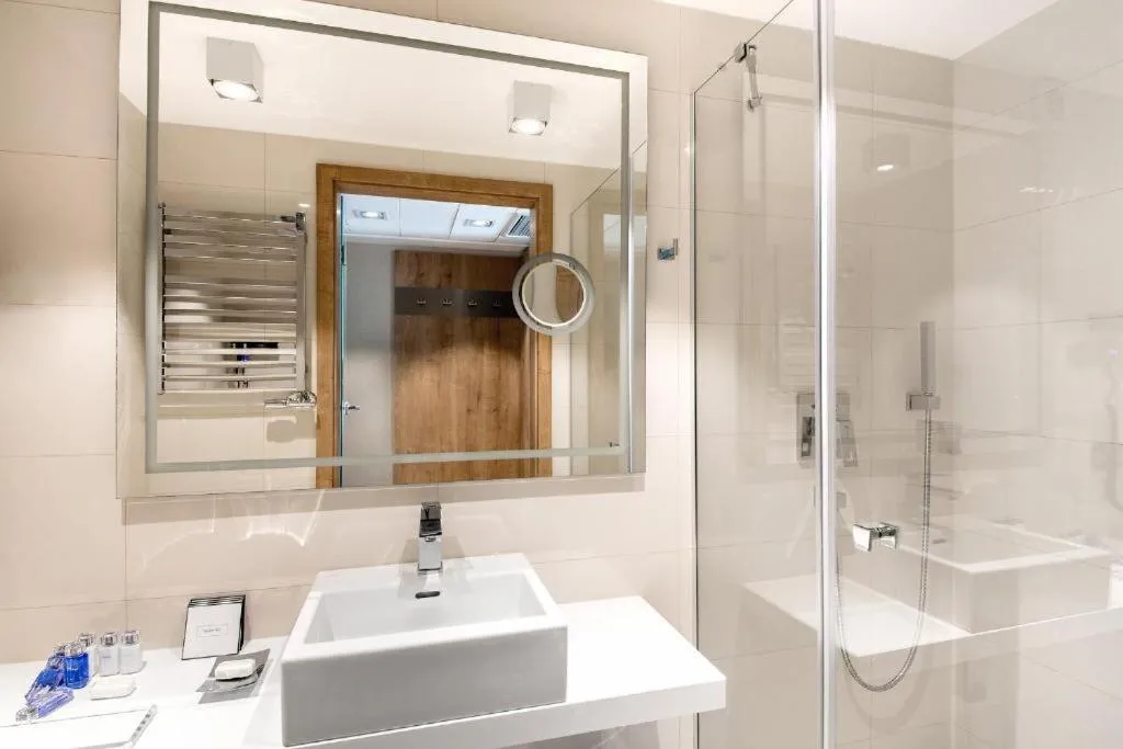 Bathroom in Hotel HARNAŚ dla dorosłych z widokiem na Tatry - Adults only