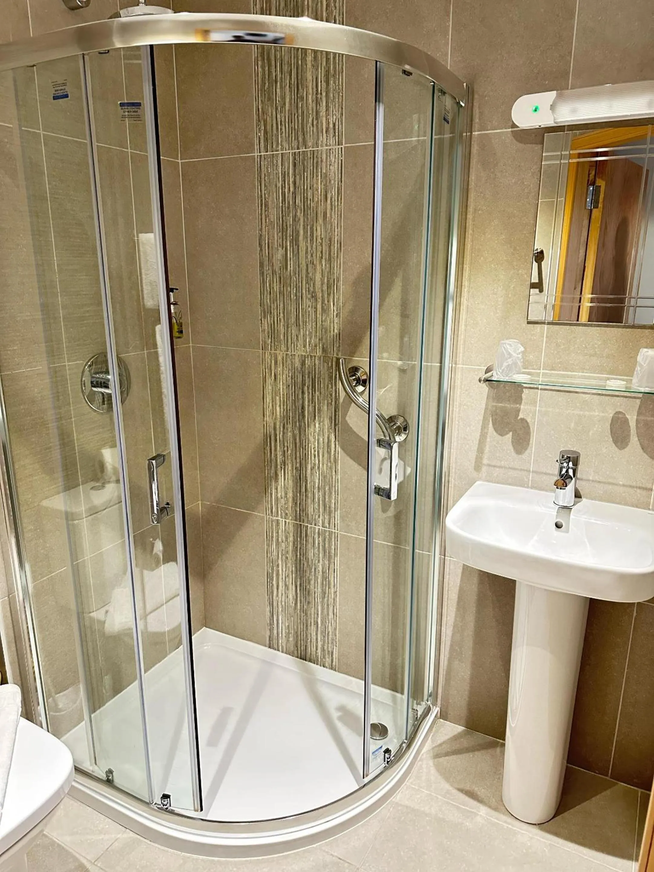 Bathroom in Hill Park Hotel