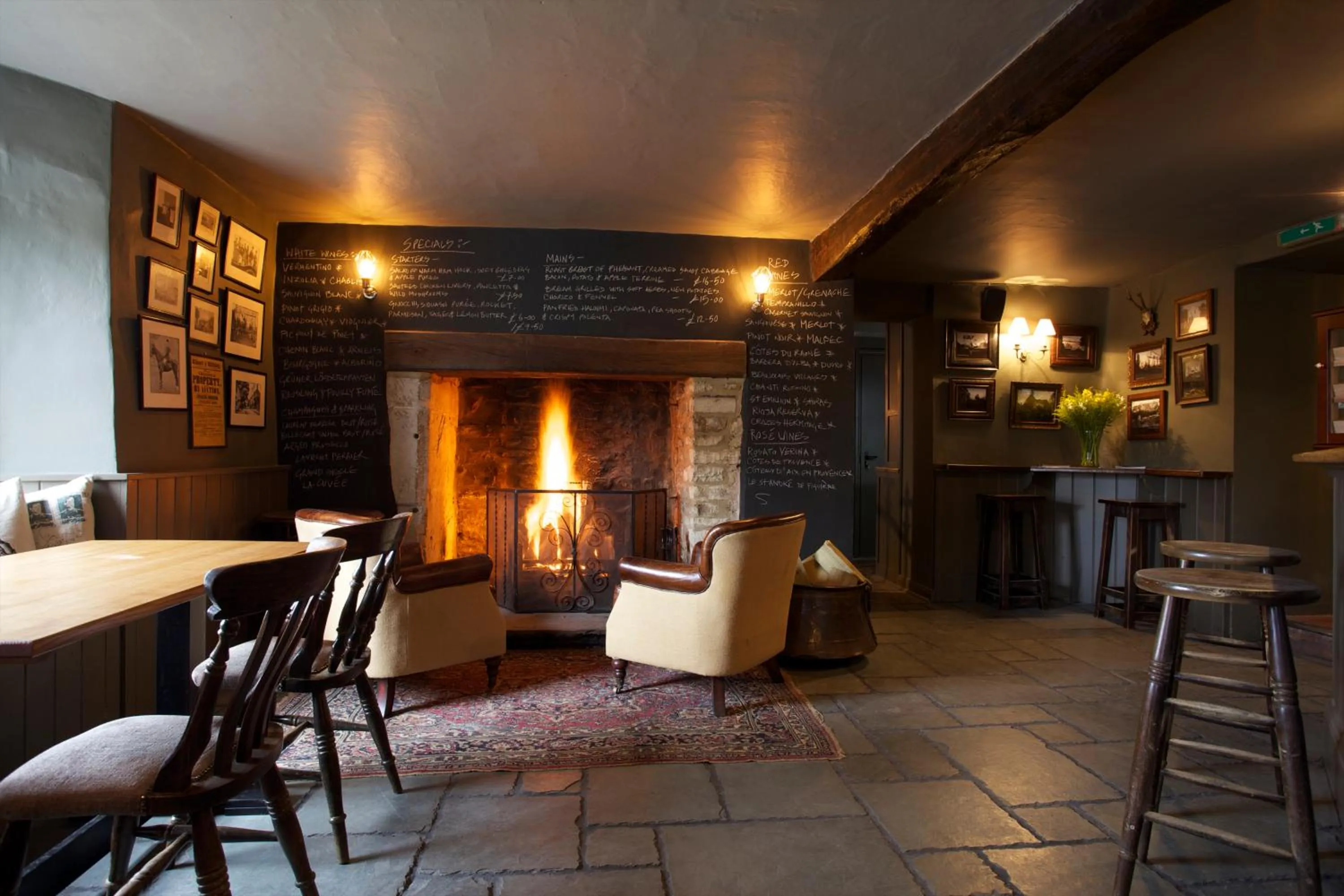 Lounge or bar in The Kings Arms
