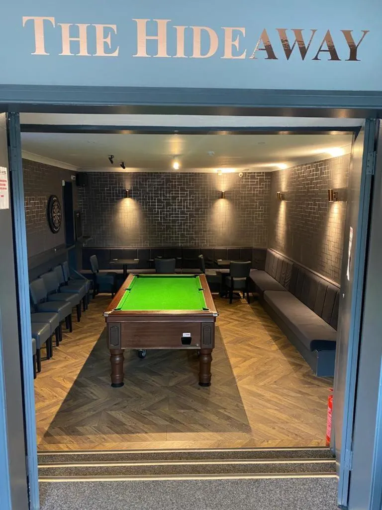 Billiard in The Windsor Hotel and Bar