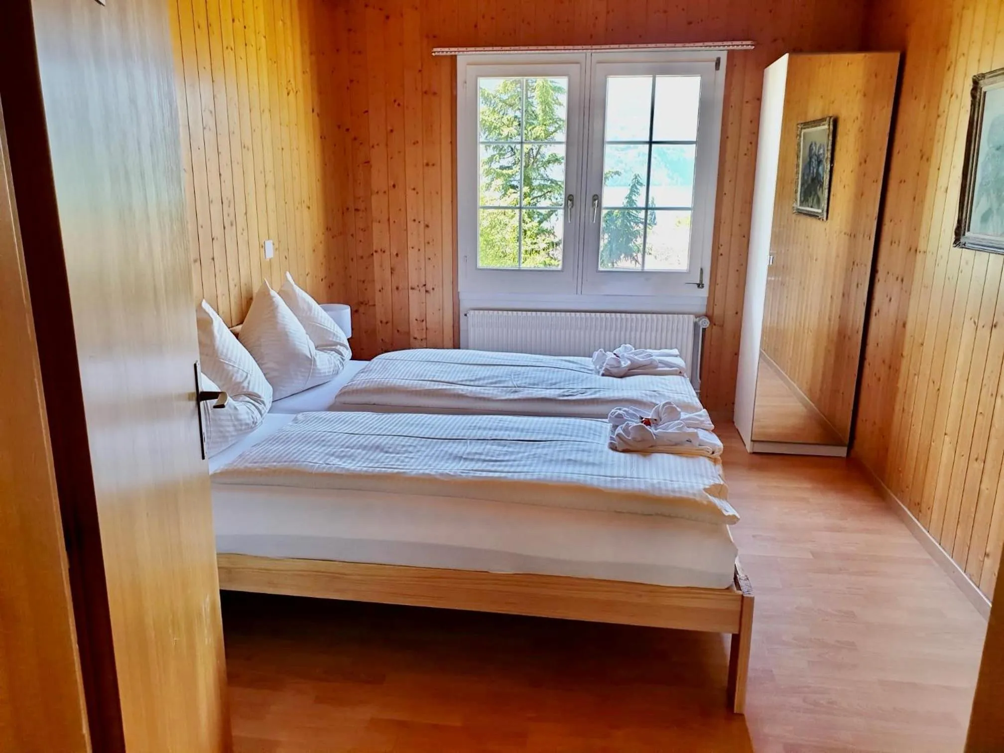 Photo of the whole room, Bed in B & B Brienz