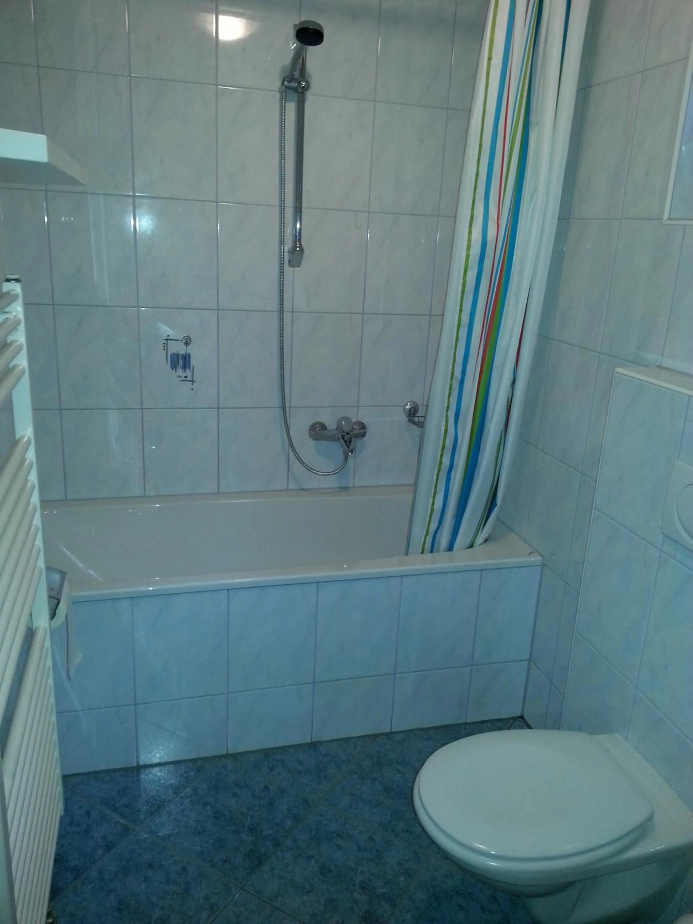 Bathroom in Fichtenblockhütte