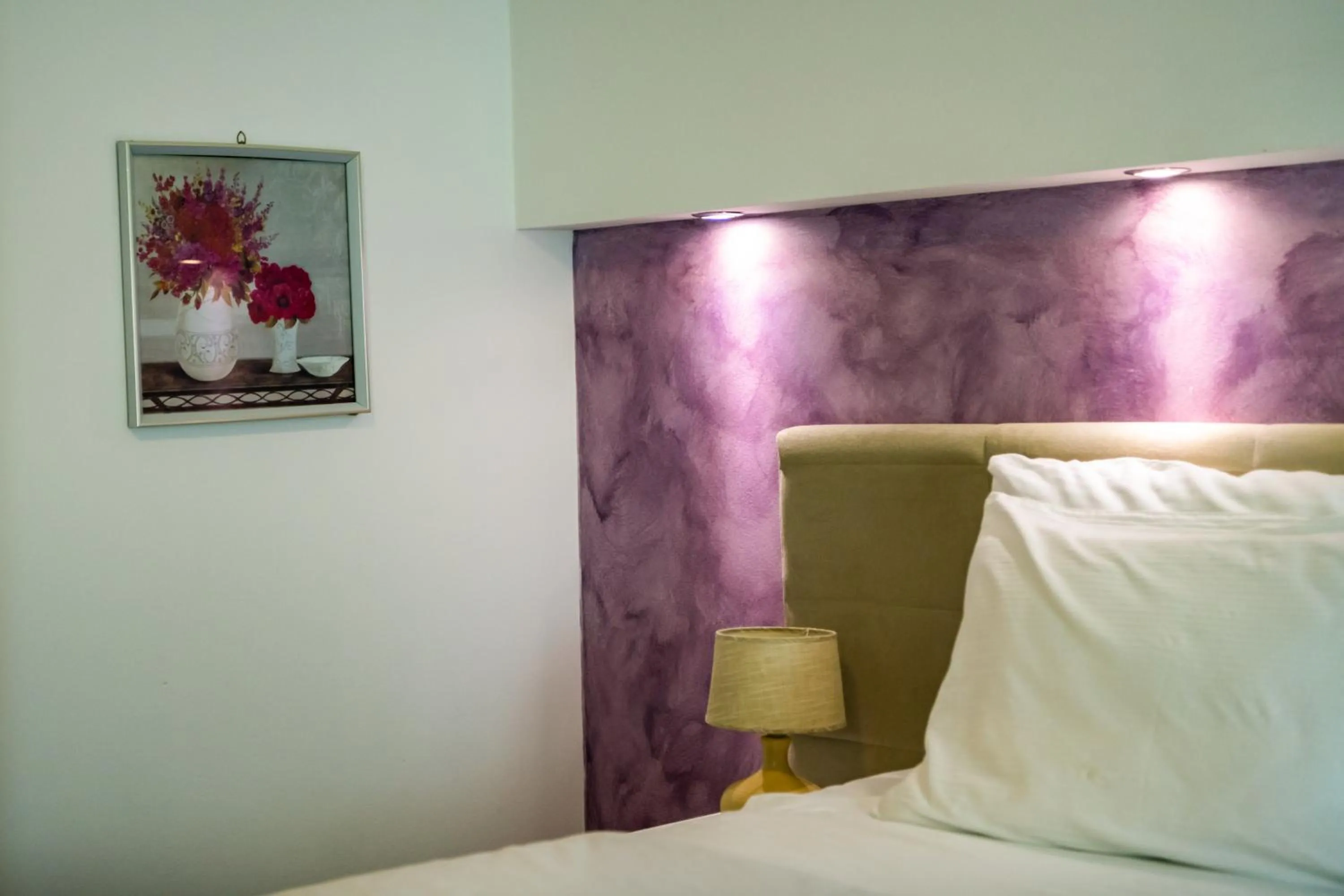 Bedroom, Bed in Hotel Oasis