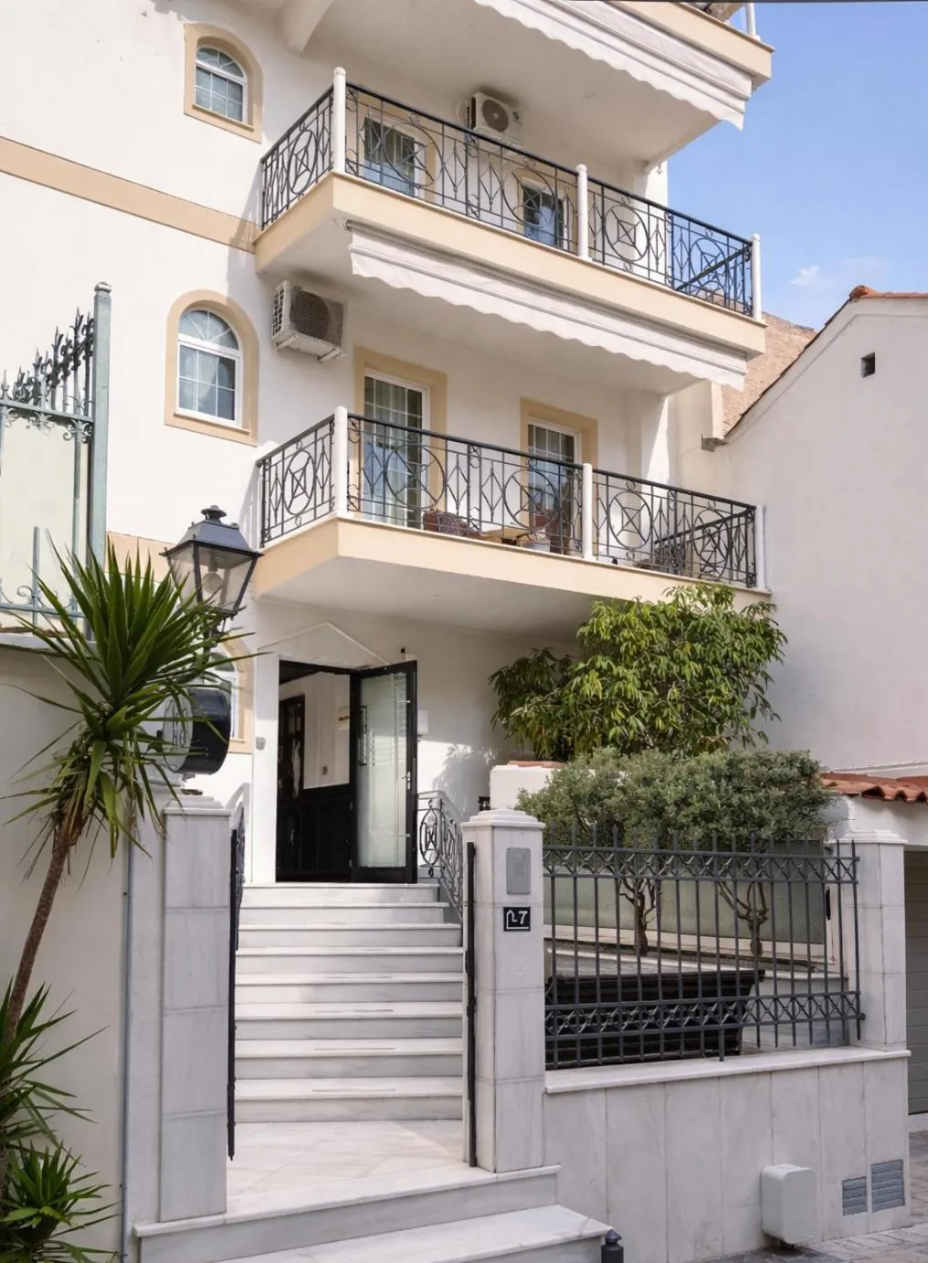 NOHO Boutique Koukaki , premium living