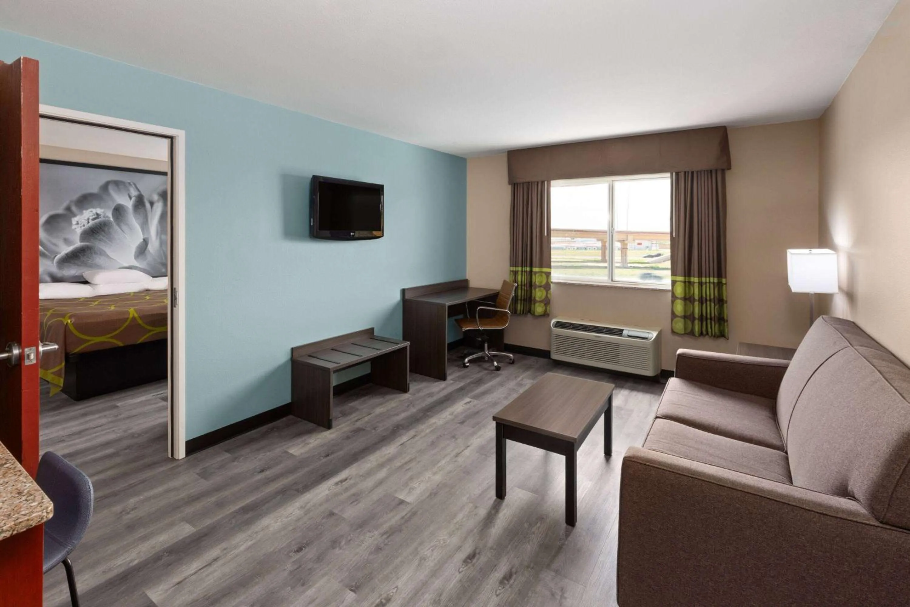 Photo of the whole room in Super 8 by Wyndham Lubbock West