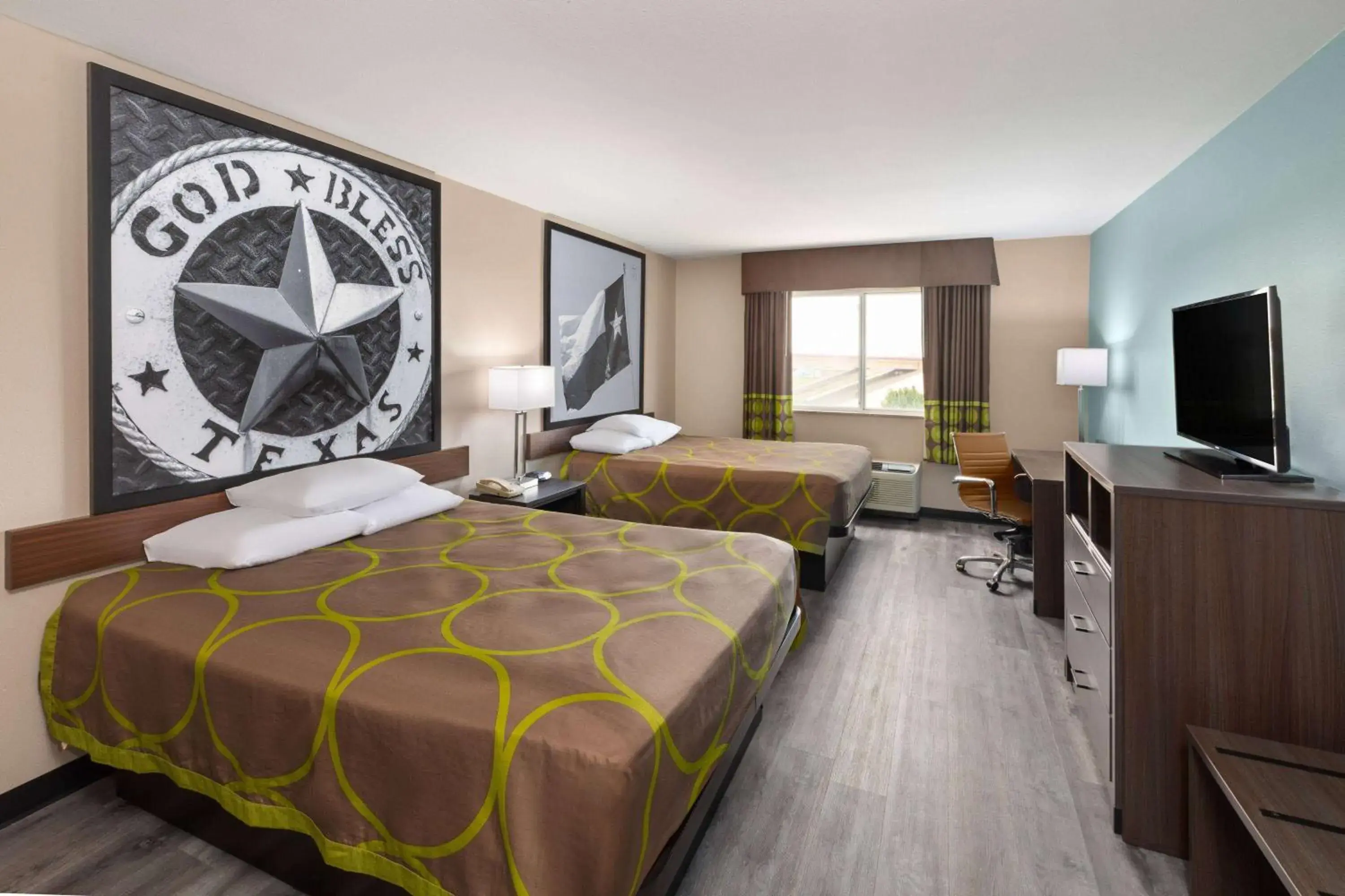 Queen Room with Two Queen Beds - Non-Smoking in Super 8 by Wyndham Lubbock West Queen Room with Two Queen Beds - Non-Smoking in Super 8 by Wyndham Lubbock West