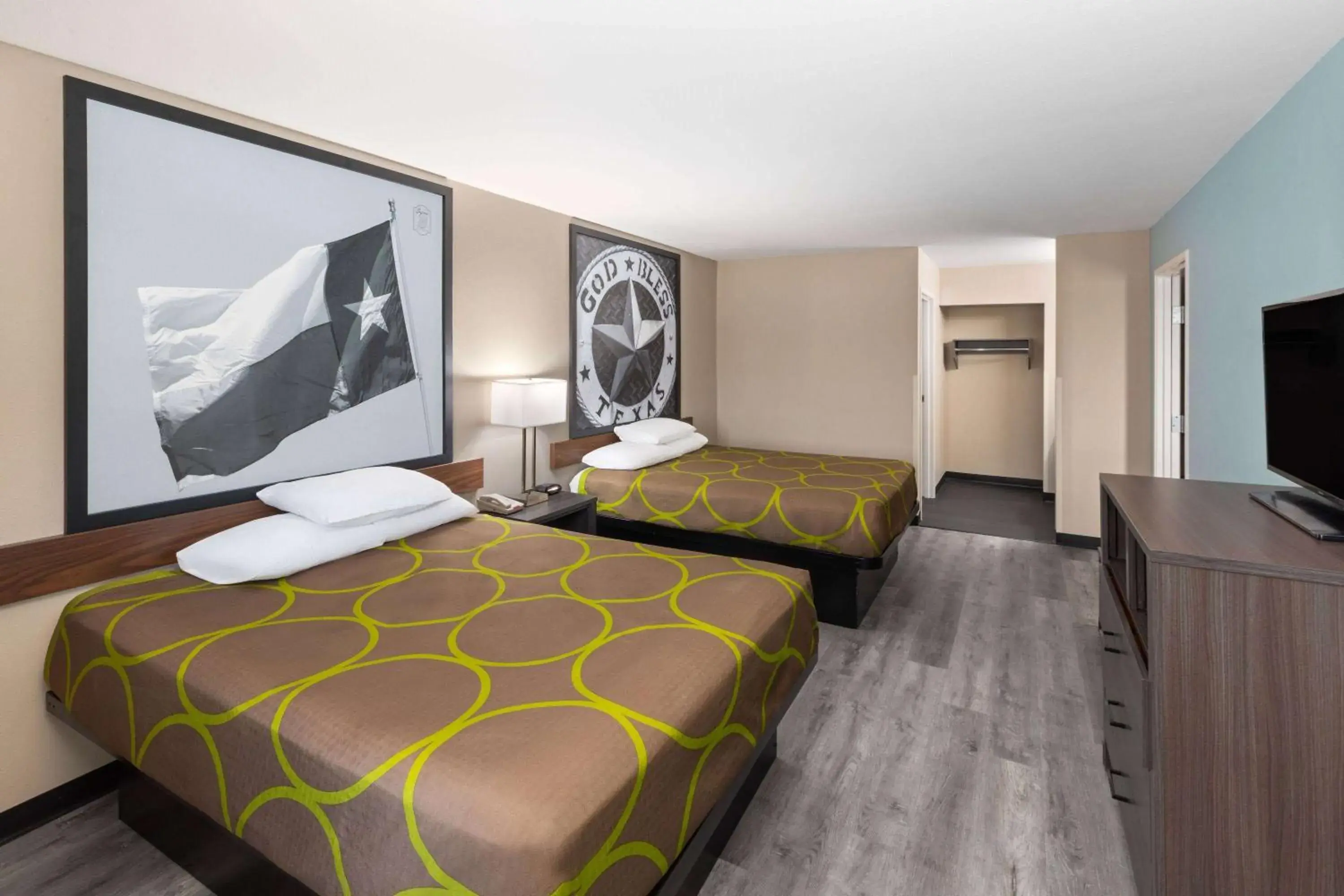 One-Bedroom Deluxe Suite with Two Queen Beds - Non-Smoking in Super 8 by Wyndham Lubbock West One-Bedroom Deluxe Suite with Two Queen Beds - Non-Smoking in Super 8 by Wyndham Lubbock West