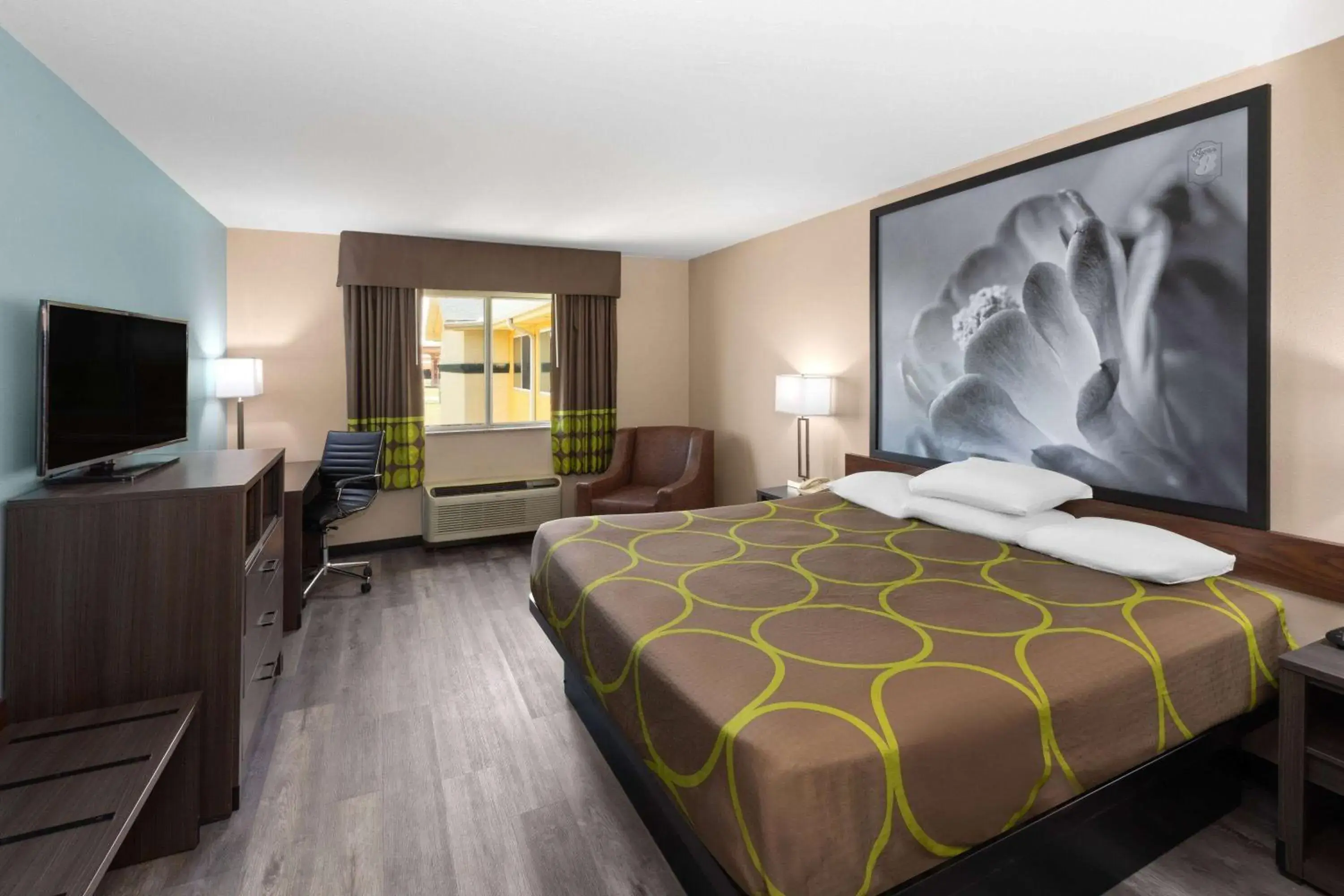 King Room - Non-Smoking in Super 8 by Wyndham Lubbock West King Room - Non-Smoking in Super 8 by Wyndham Lubbock West