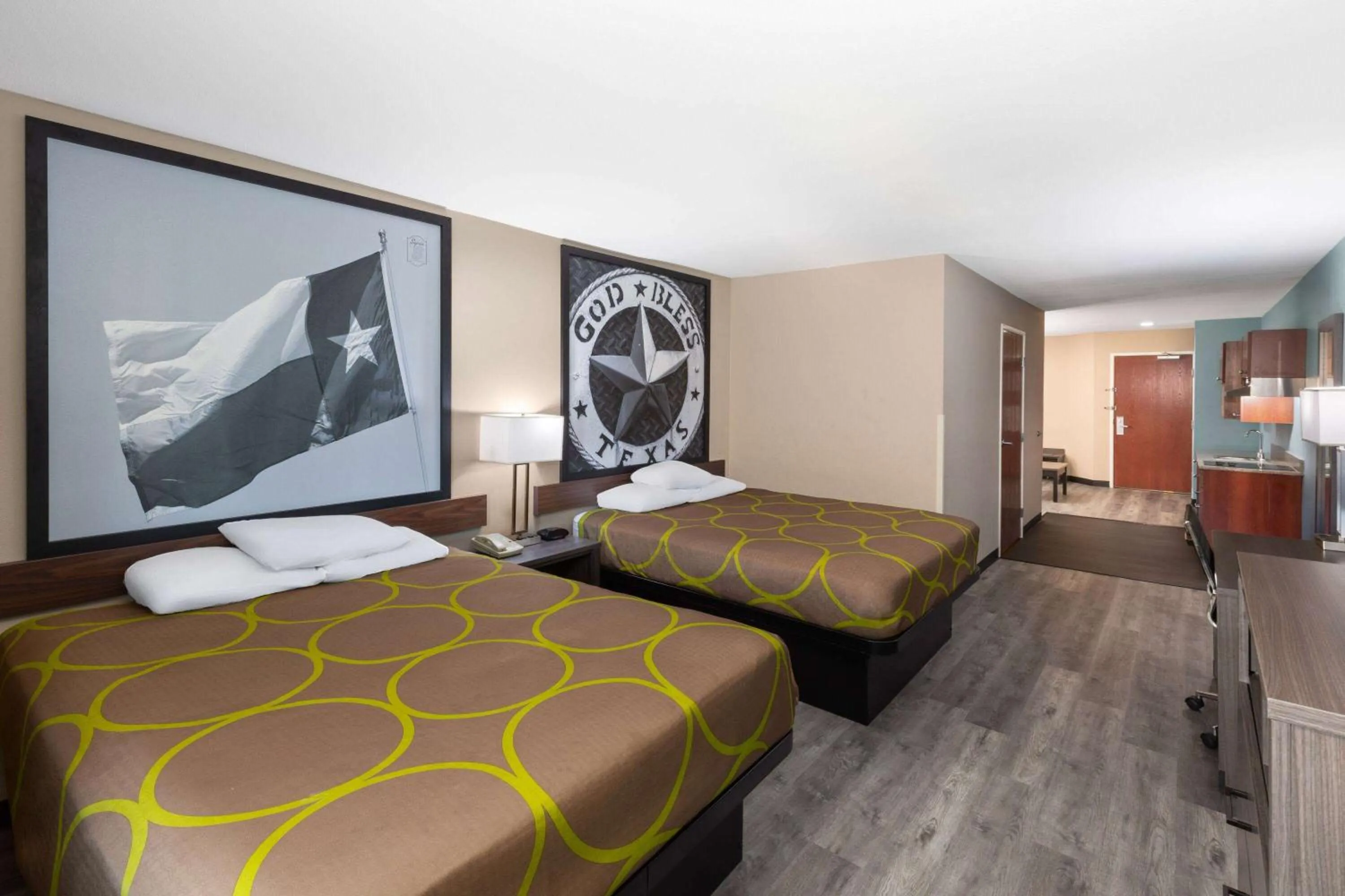 Photo of the whole room, Bed in Super 8 by Wyndham Lubbock West