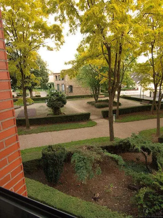 Day, Garden in Hôtel Garabel