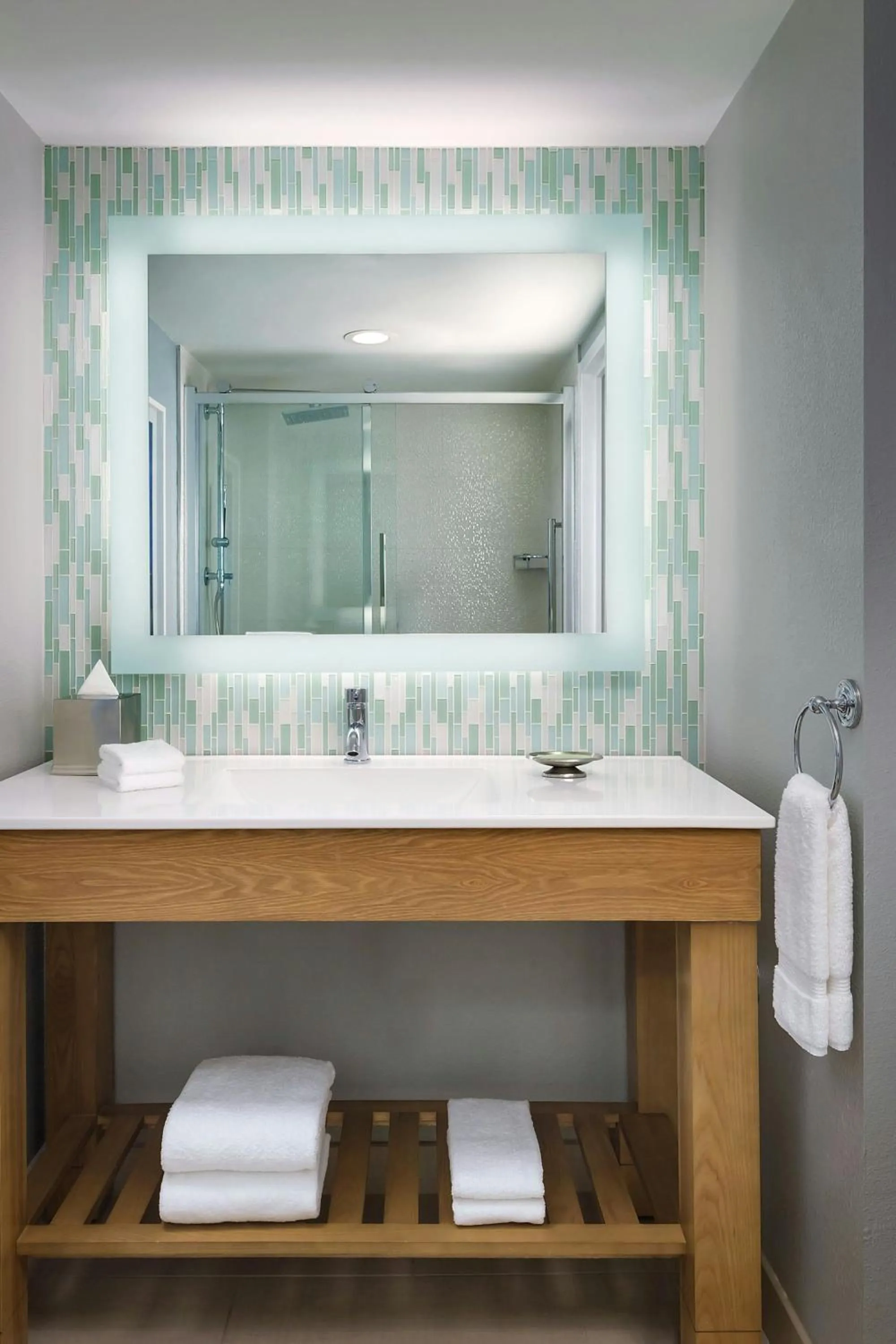 Deluxe Alcove King Balcony, Guest room, 1 King, Sofa bed (Includes Early Entry To Disney Theme Parks) in Walt Disney World Swan