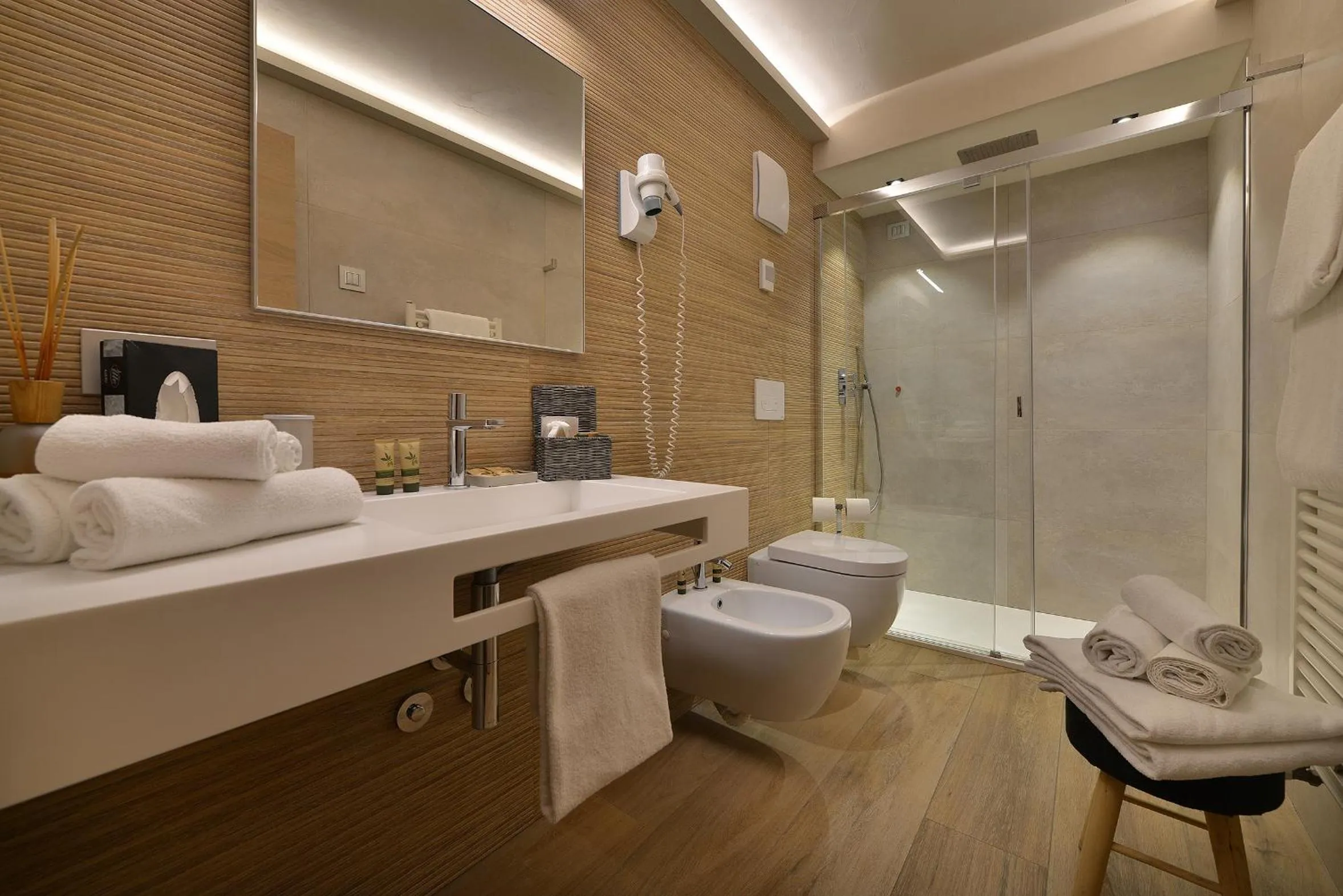 Shower in Hotel Compagnoni