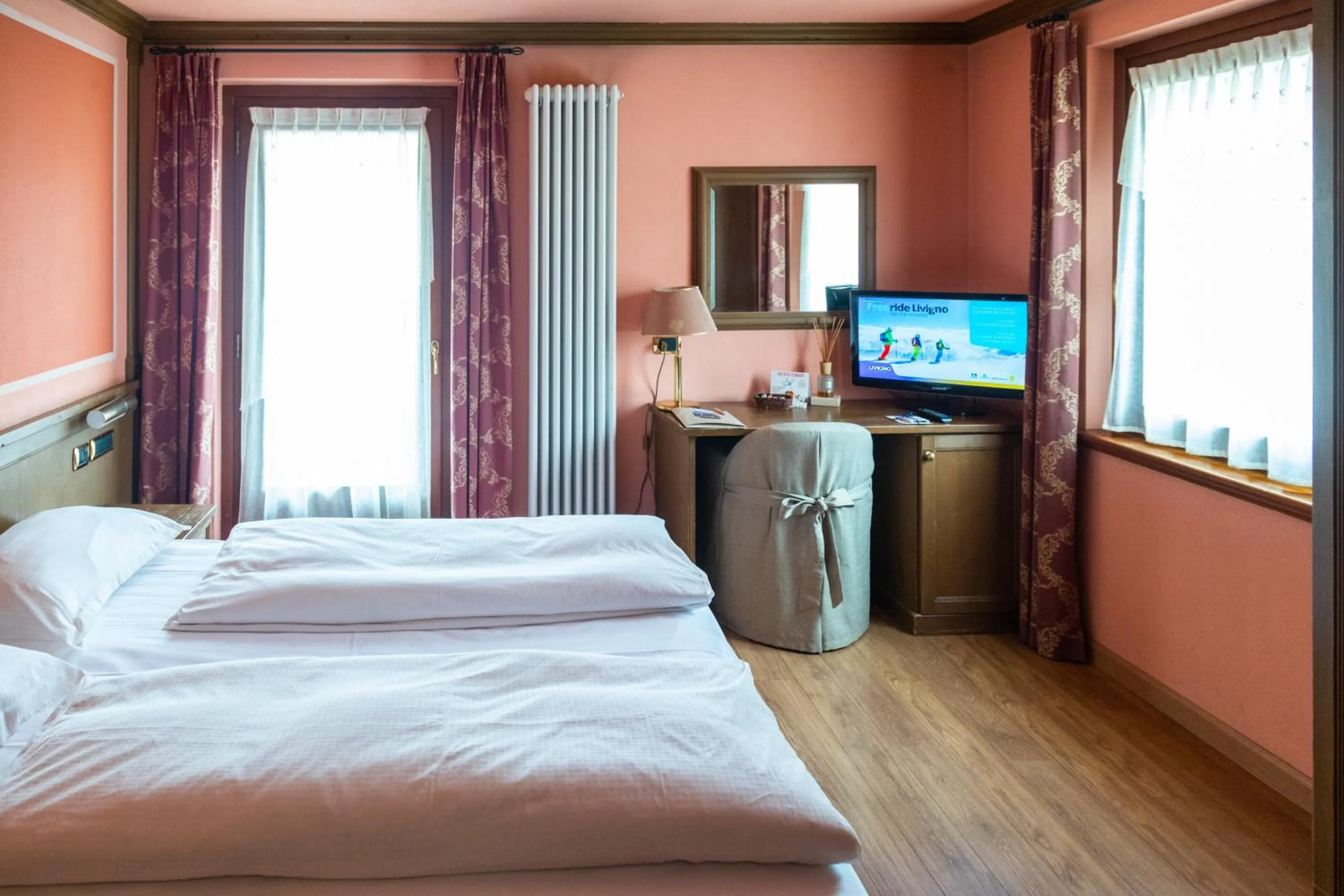 Photo of the whole room, Bed in Hotel Compagnoni