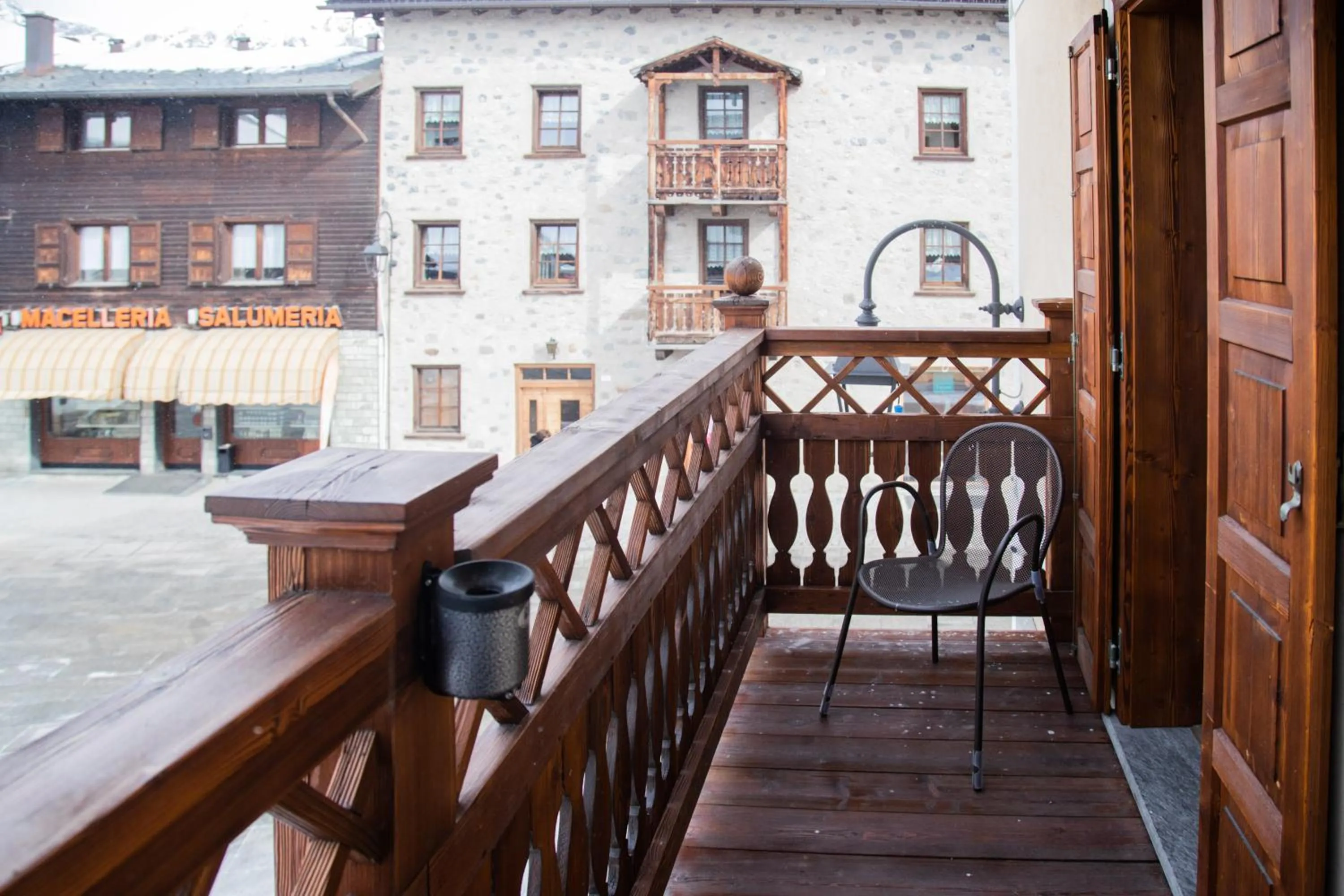 Quiet street view in Hotel Compagnoni