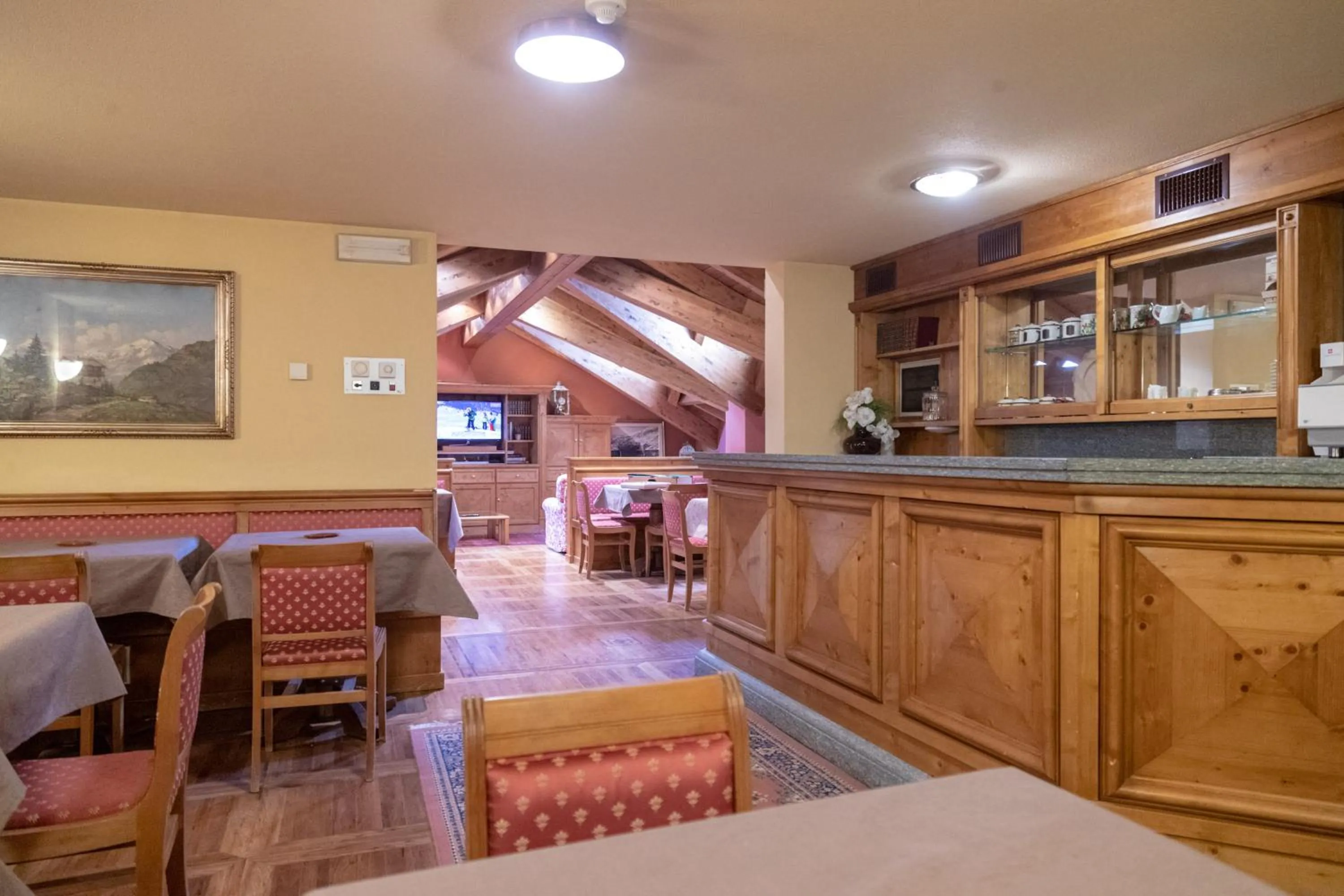 Communal lounge/ TV room in Hotel Compagnoni