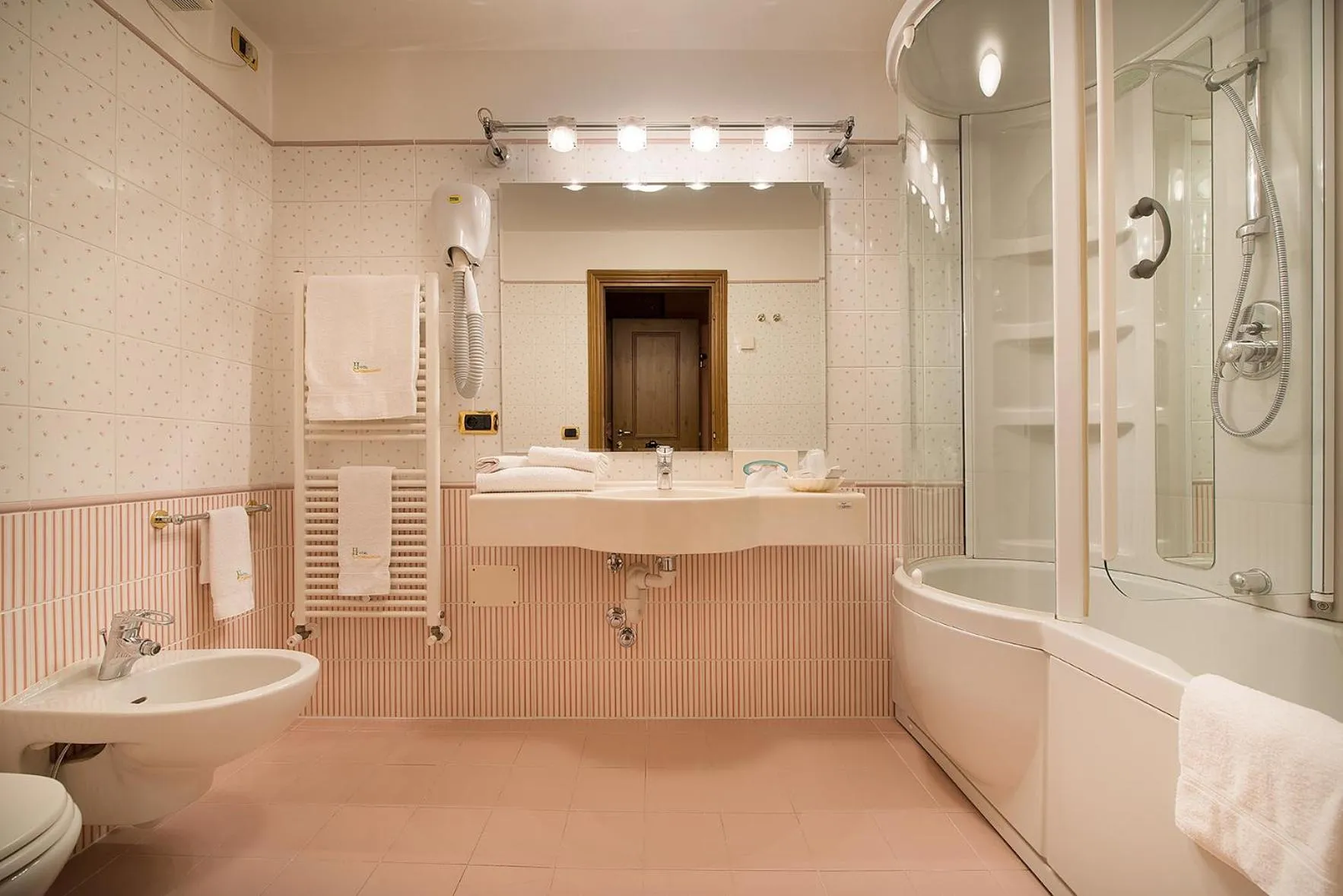 Bathroom in Hotel Compagnoni