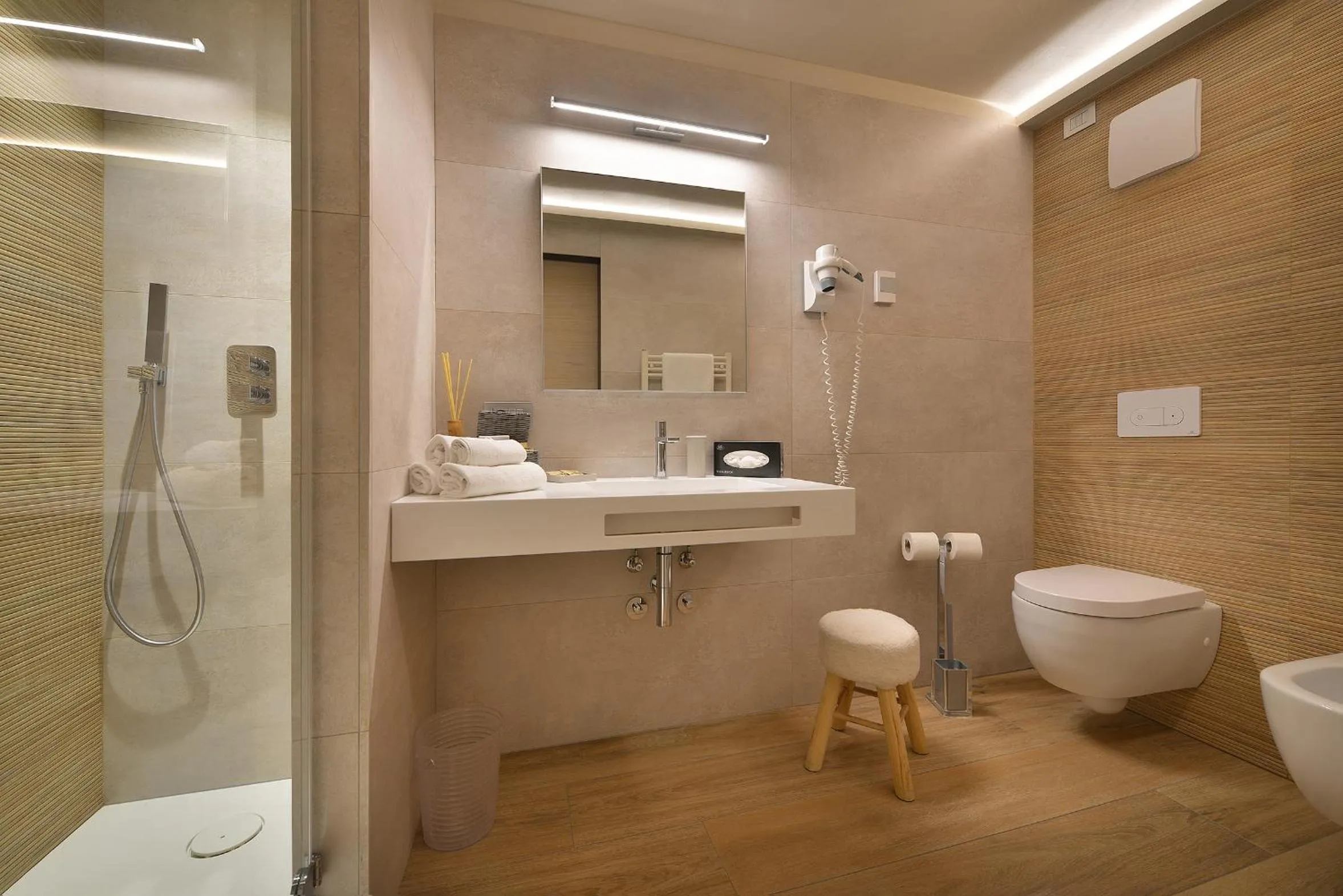 Shower in Hotel Compagnoni