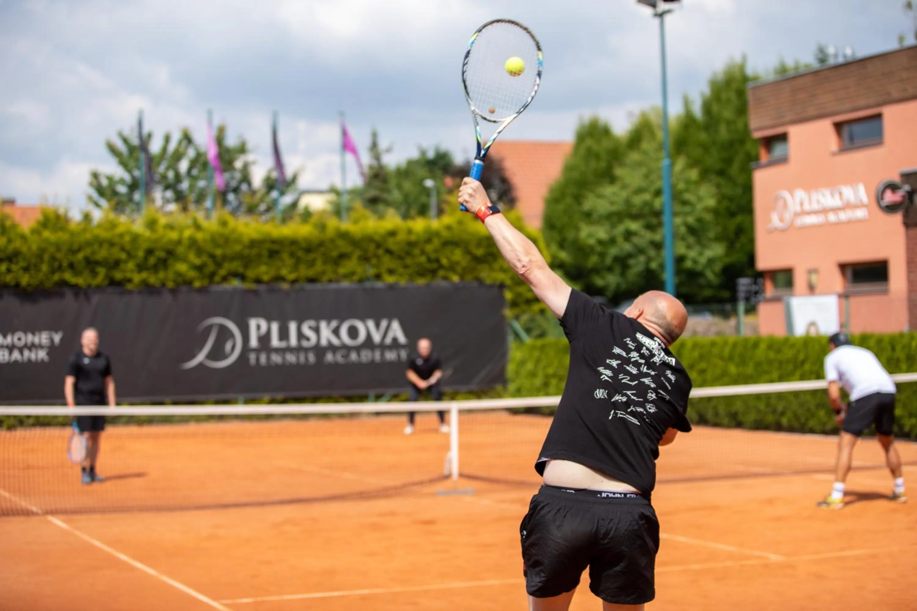Tennis court in Oaza Ricany