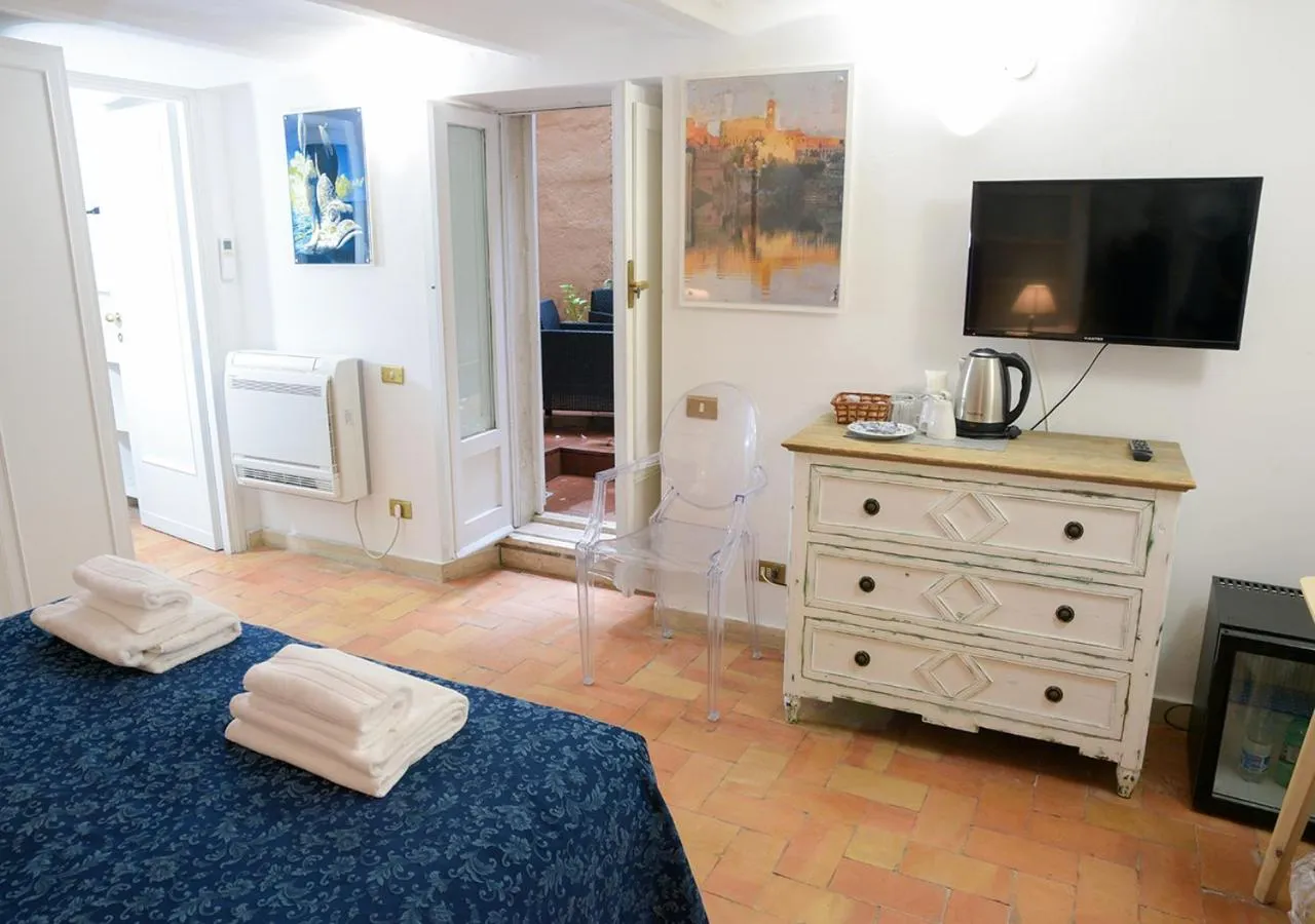 Bedroom, Bed in Farnese 48