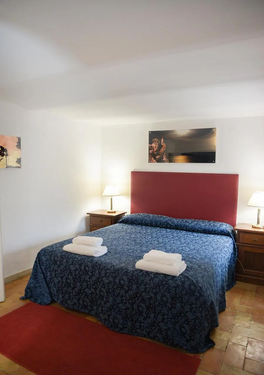 Bedroom, Bed in Farnese 48