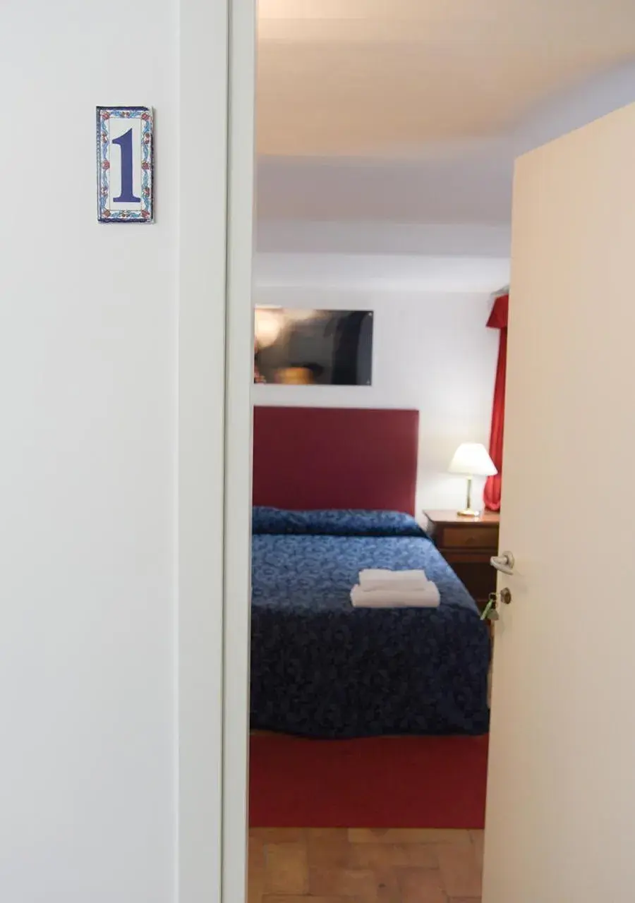 Superior Double Room in Farnese 48 Superior Double Room in Farnese 48