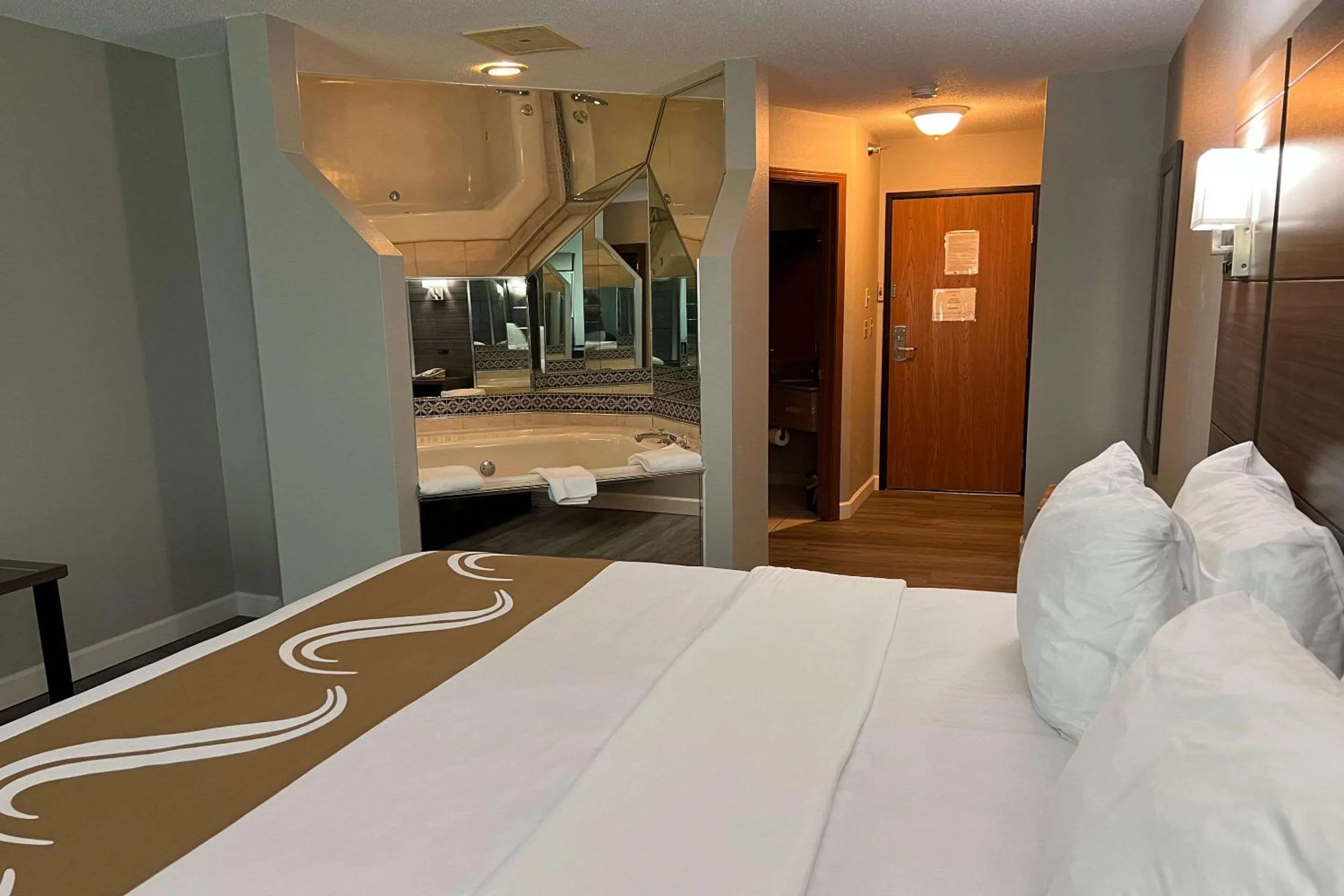 Bedroom, Bed in Quality Inn & Suites Red Wing