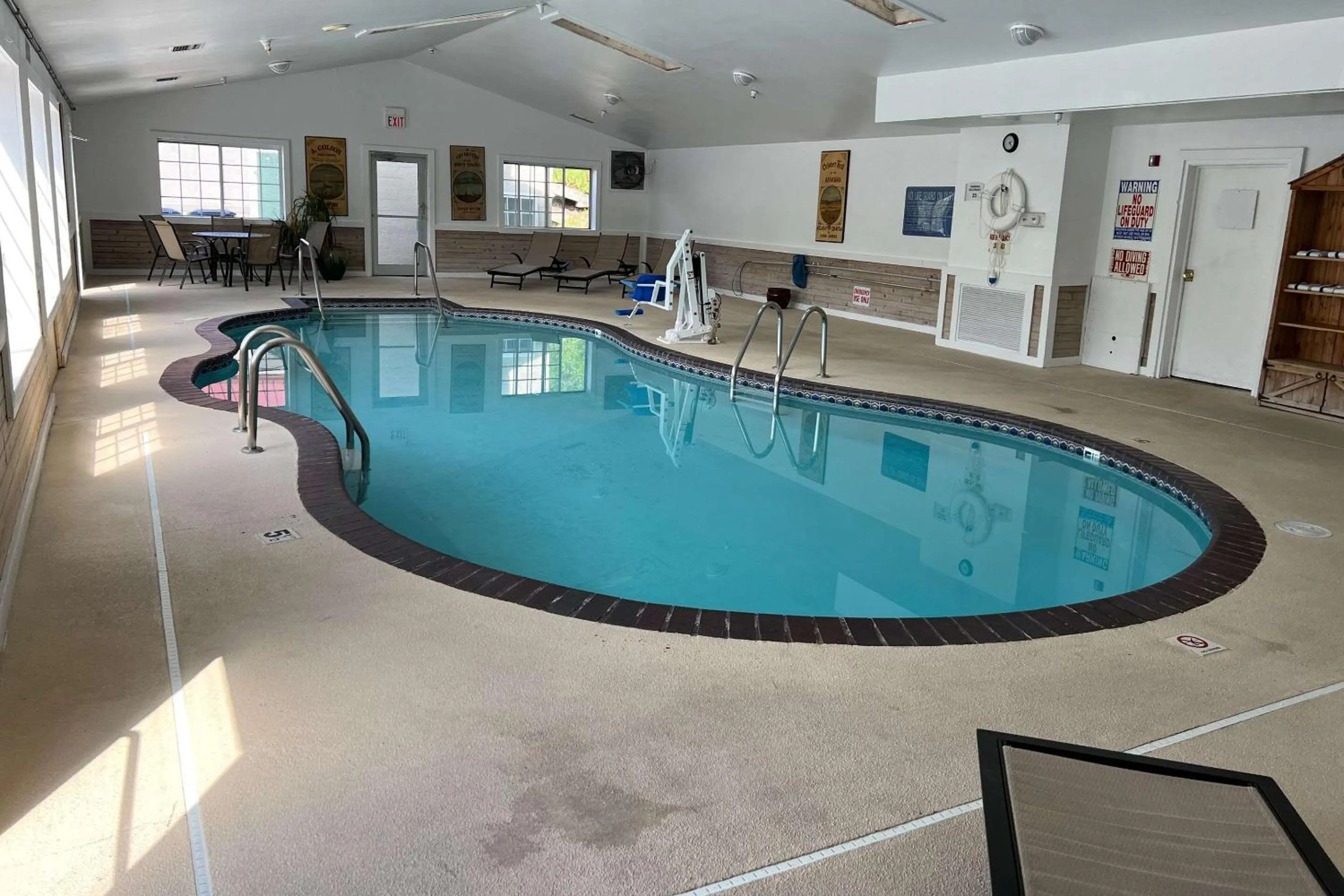 Swimming pool in Quality Inn & Suites Red Wing