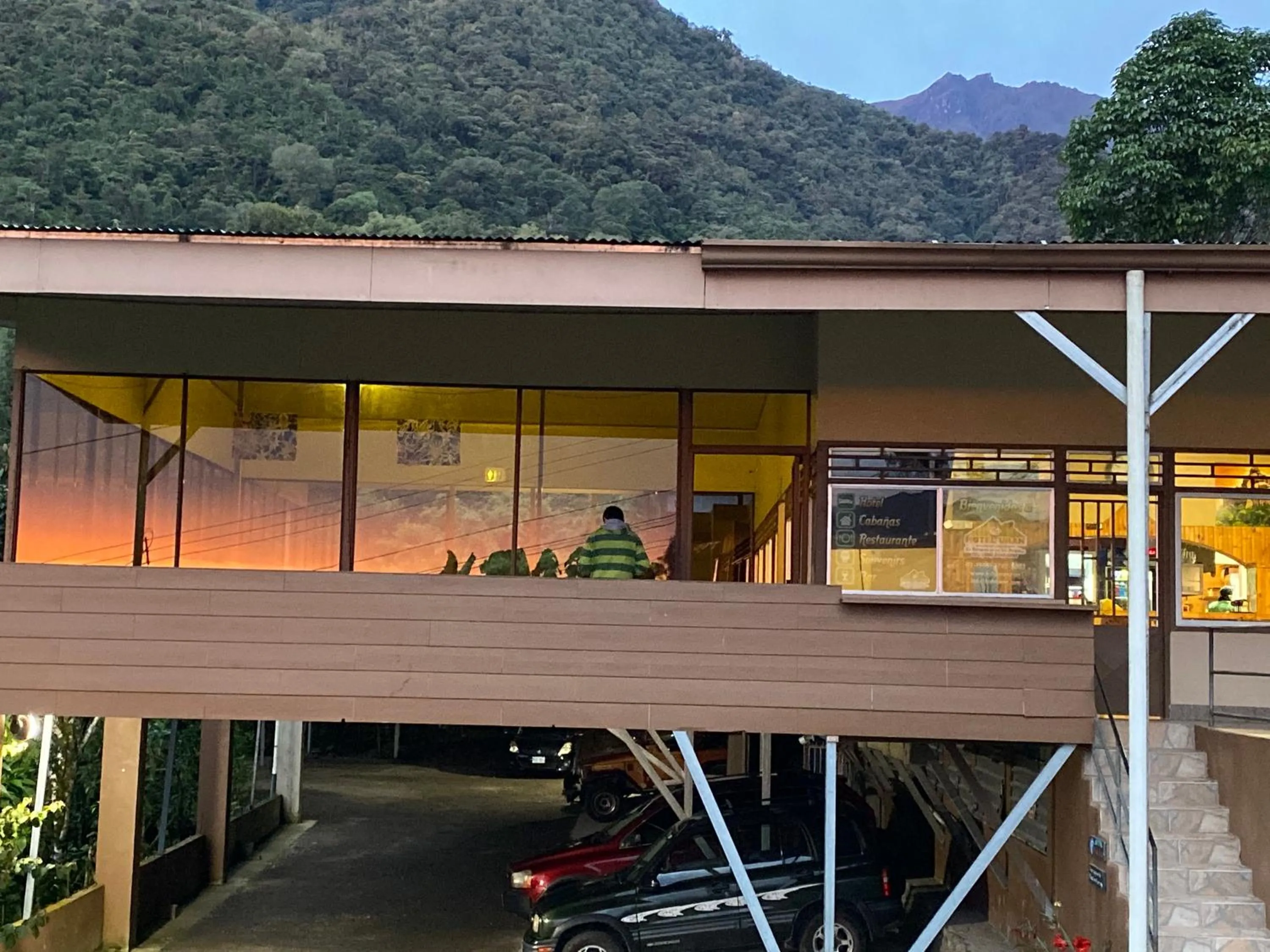 Facade/entrance in Hotel Uran