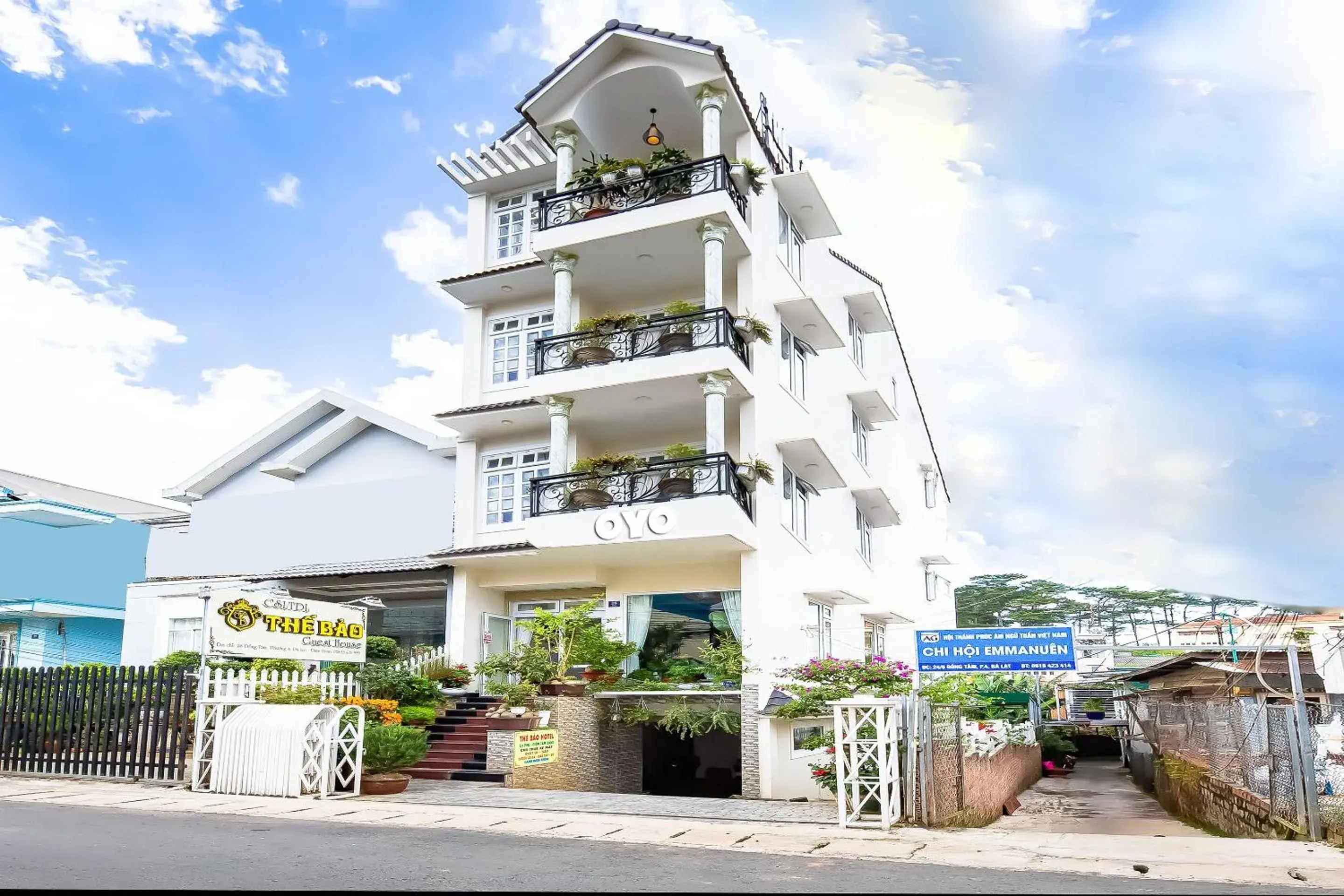 Facade/entrance in The Bao Hotel Facade/entrance in The Bao Hotel