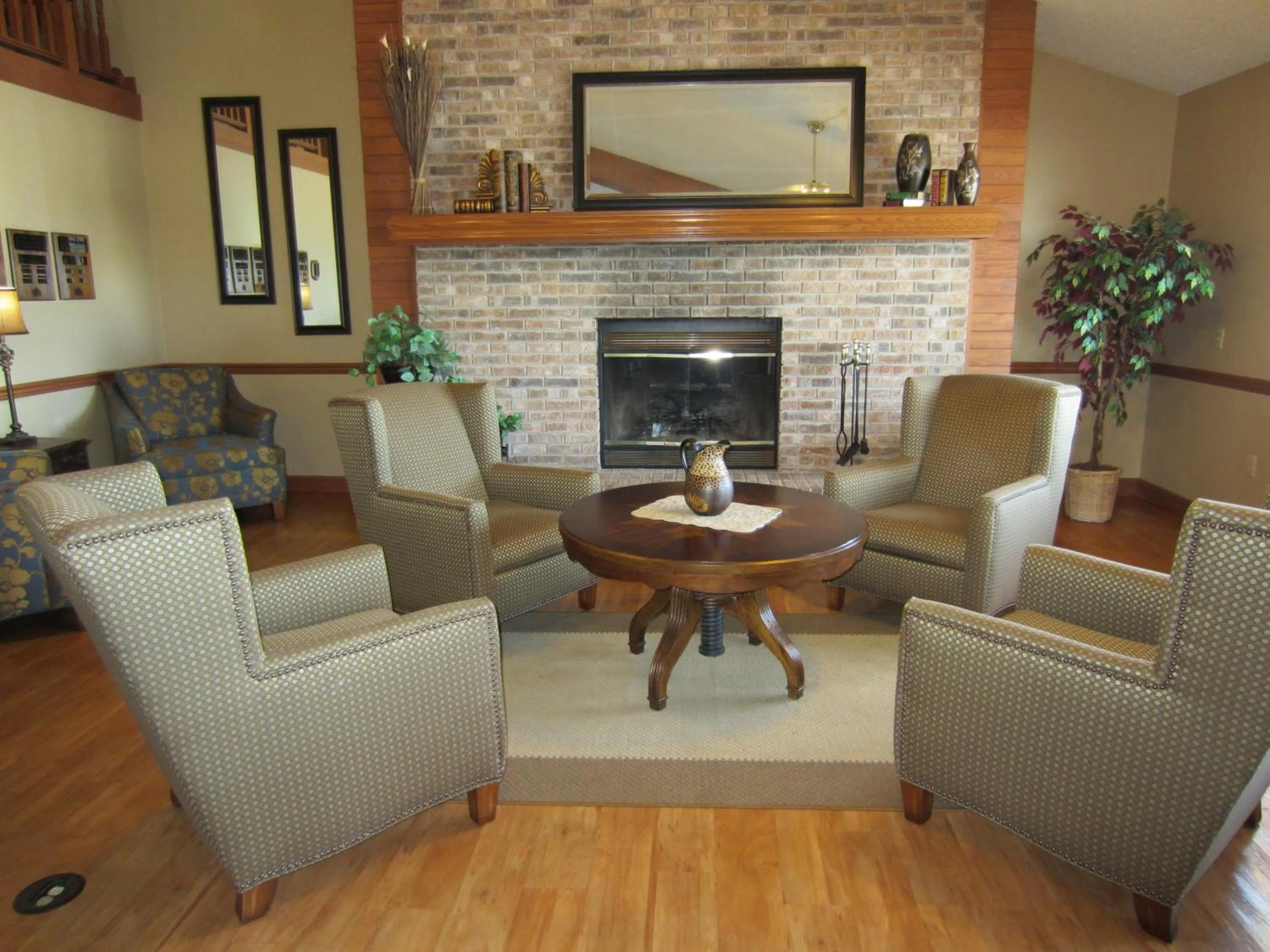 Lobby or reception in AmericInn by Wyndham Hutchinson