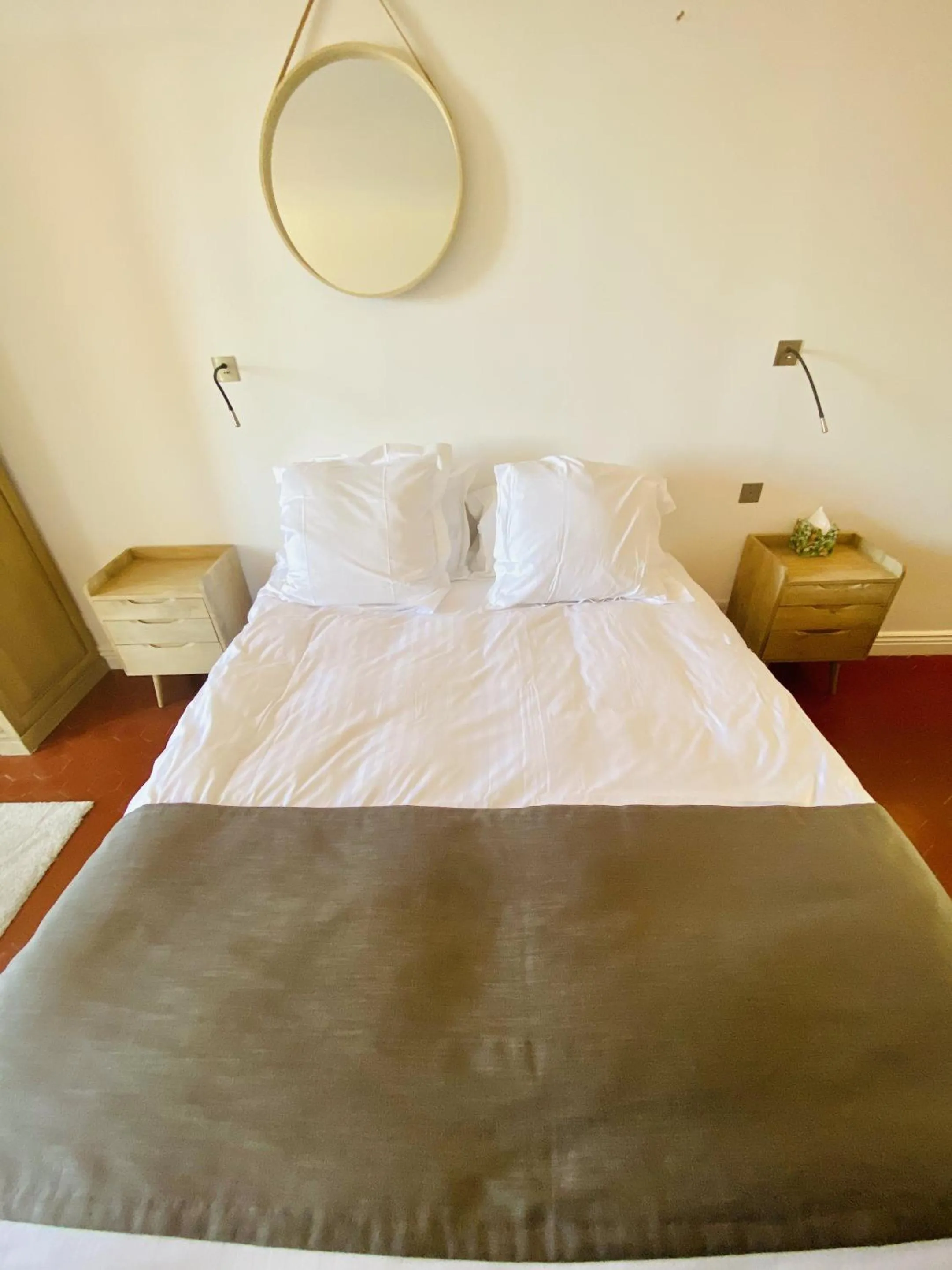 Bedroom in Hostellerie de la fontaine