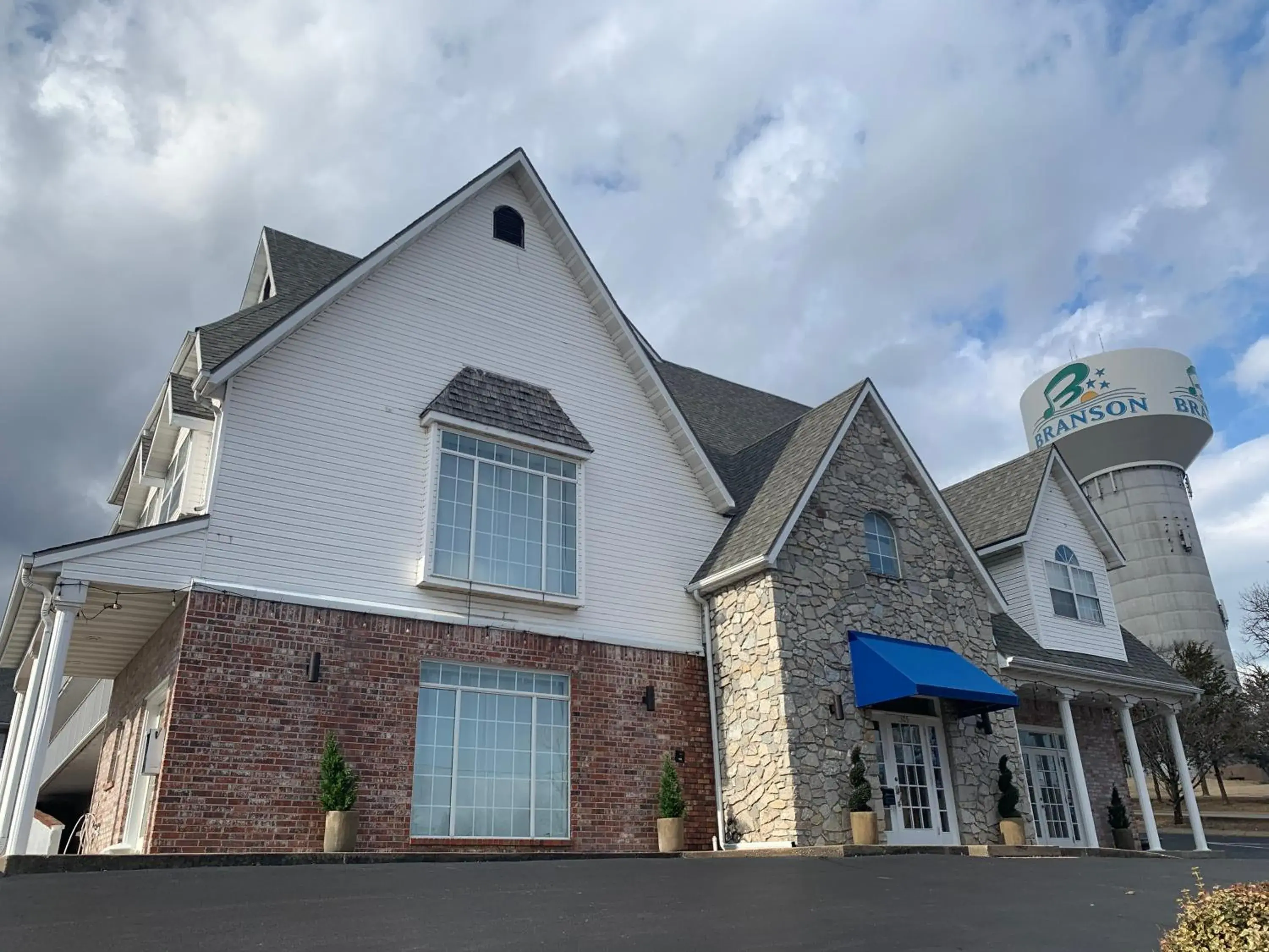 Property building in Seven Gables Inn Property building in Seven Gables Inn