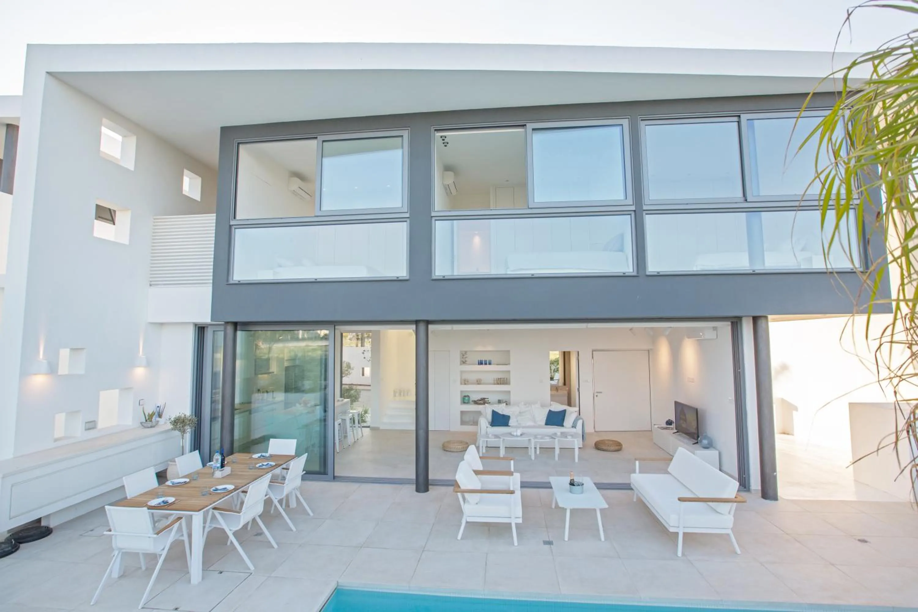 Seating area in White Pearl Villas