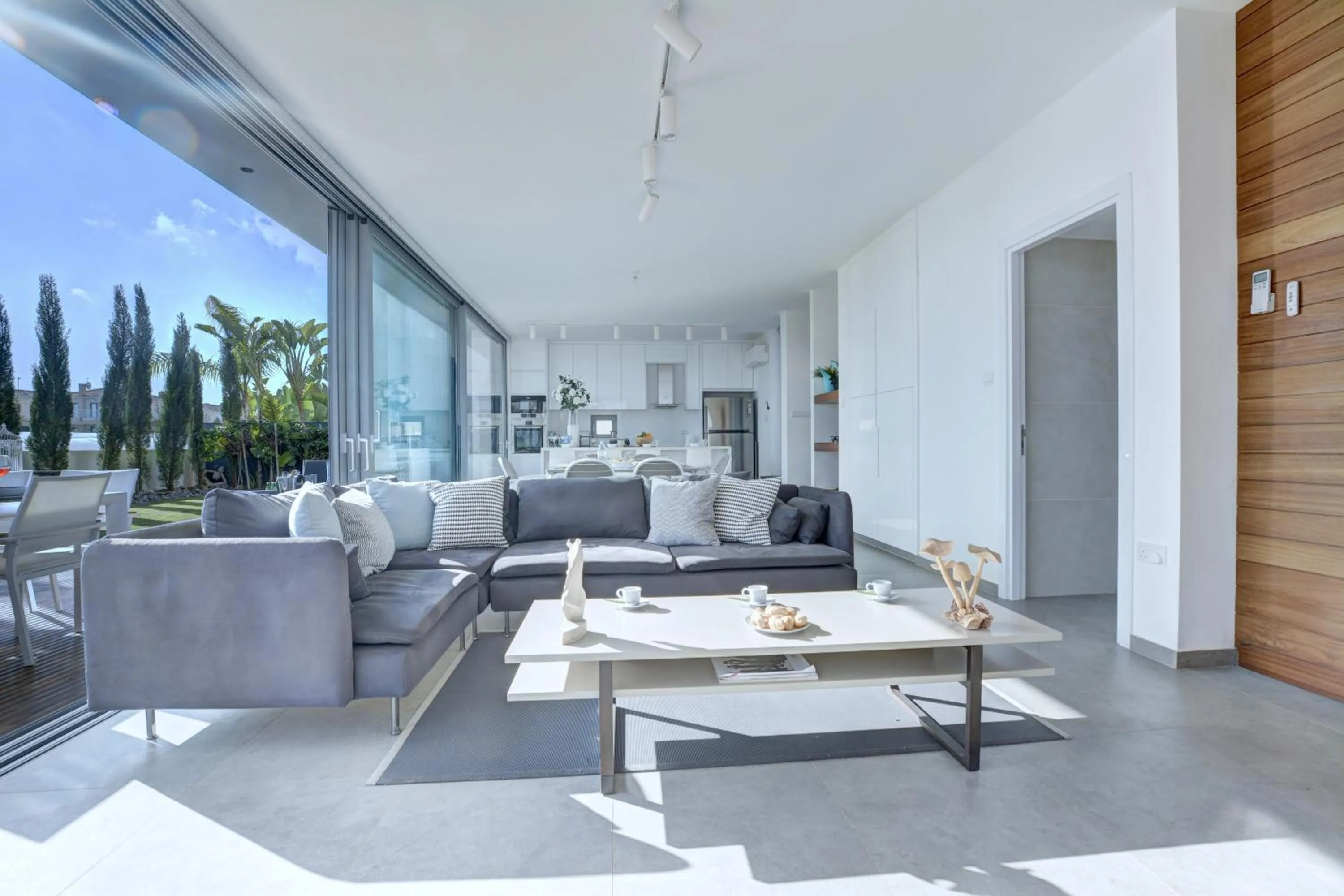 Kitchen or kitchenette in White Pearl Villas