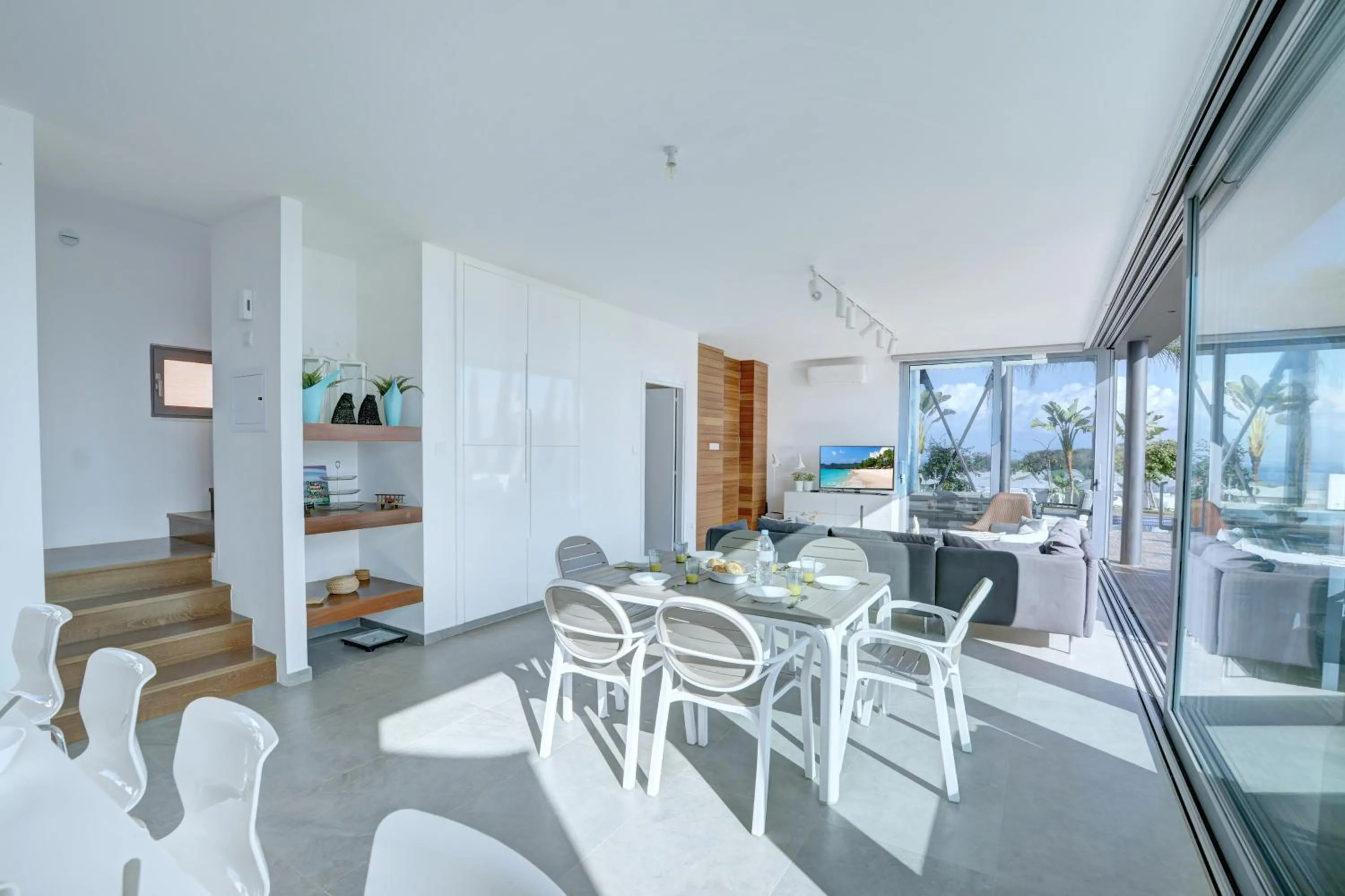 TV and multimedia in White Pearl Villas