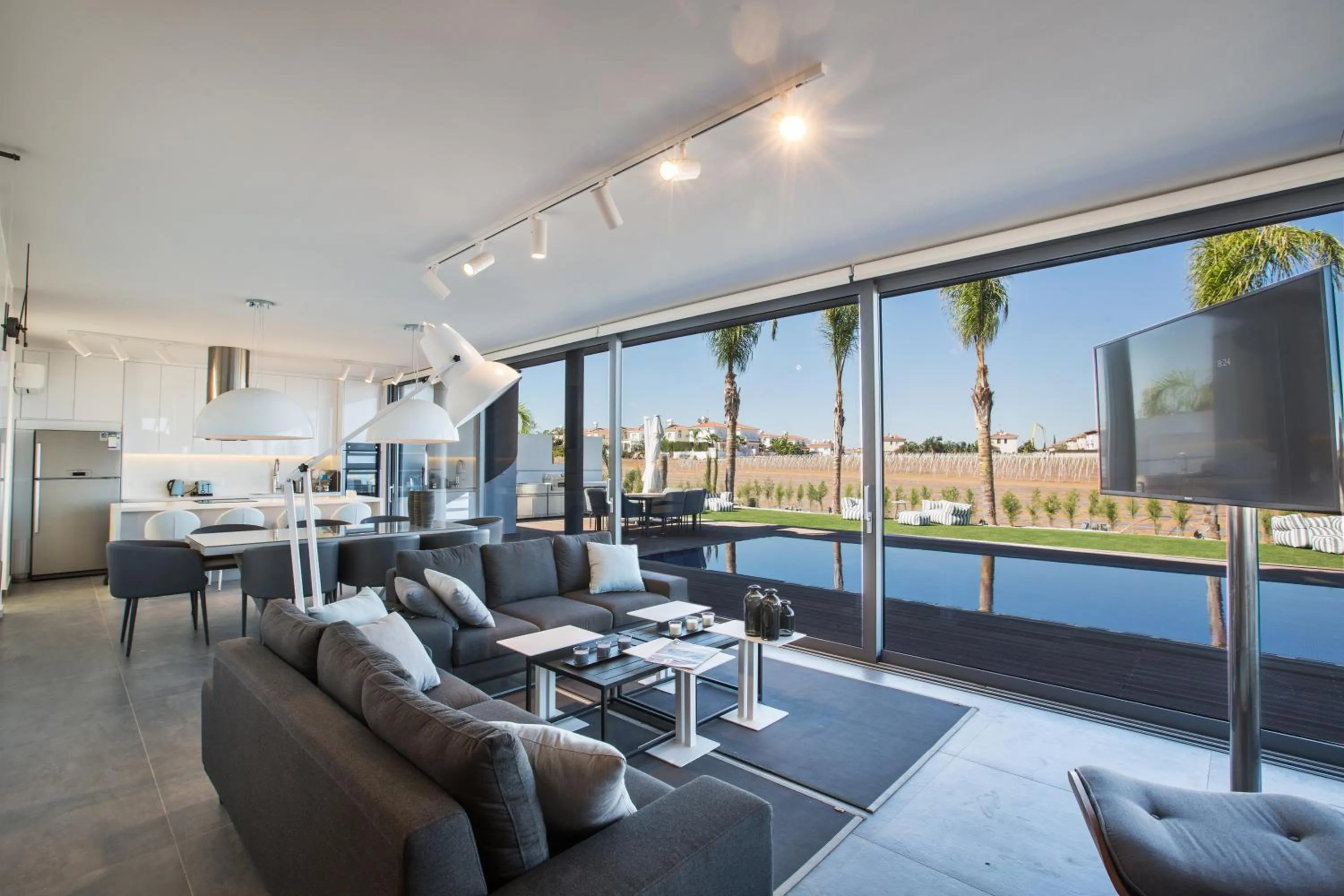 TV and multimedia in White Pearl Villas